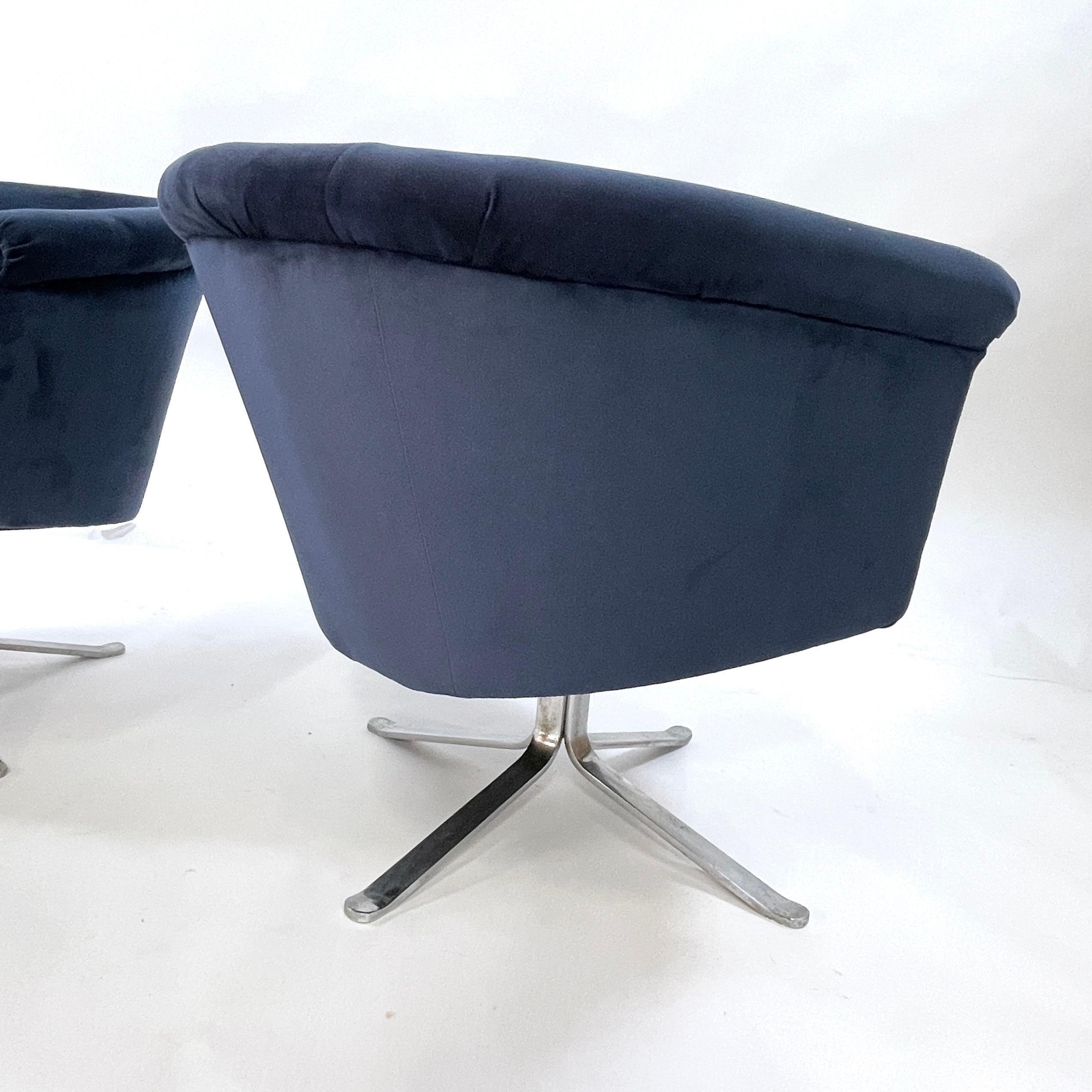 Stunning Pair Blue Velvet Flat Bar Nicos Zorophos Swivel Chairs w.Steel X-Base For Sale 5