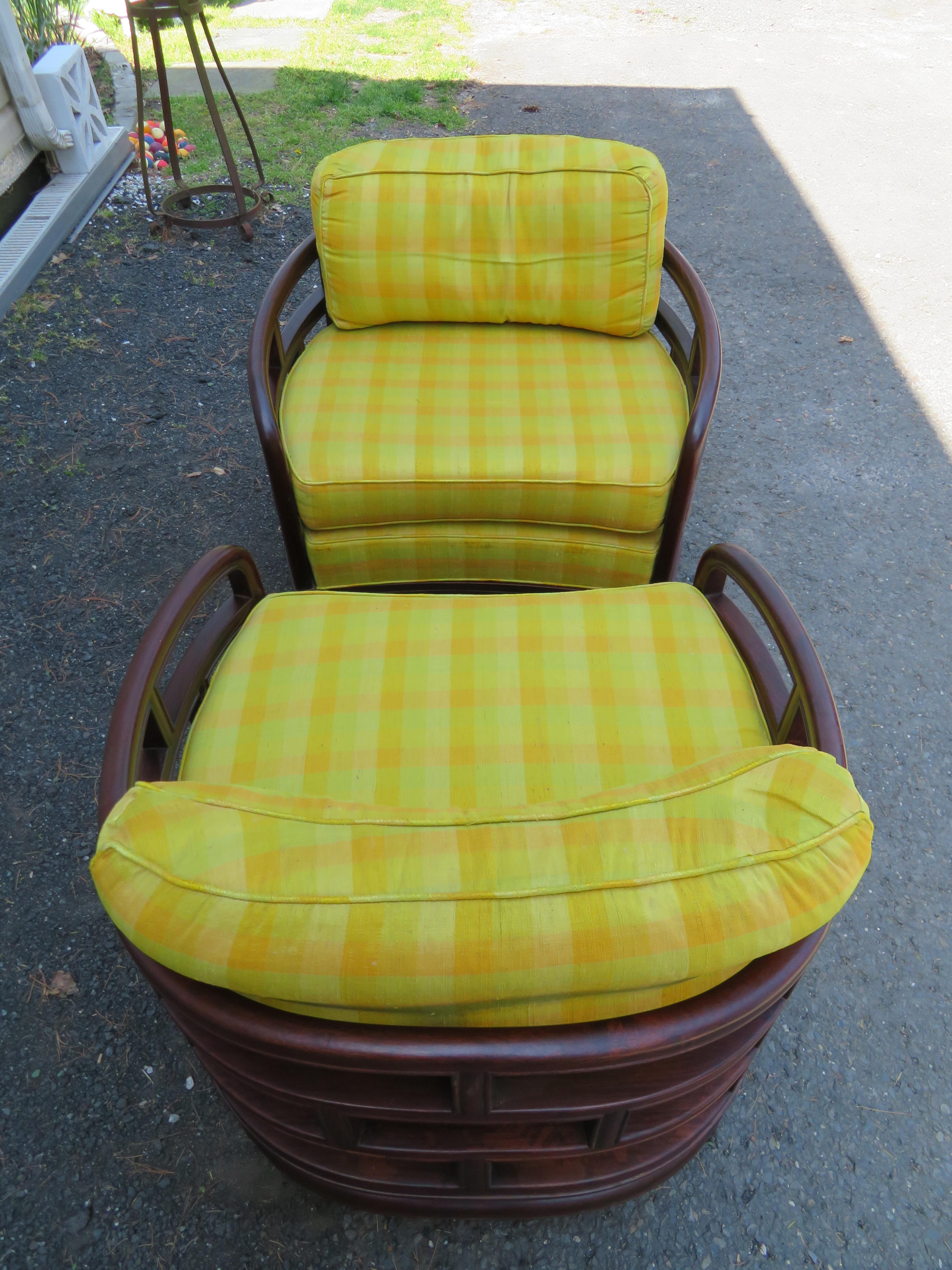 Stunning Pair Chinoiserie Barrel Back Rosewood Lounge Chairs Mid-Century In Good Condition For Sale In Pemberton, NJ