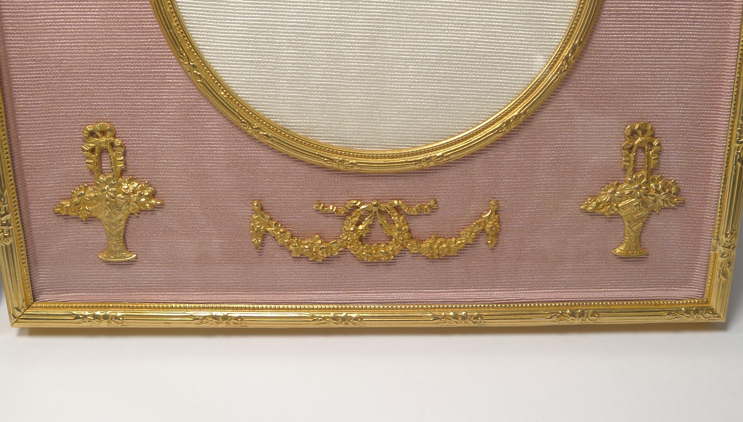 Early 20th Century Stunning Pair of French Gilded Bronze Picture Frames, Cherubs
