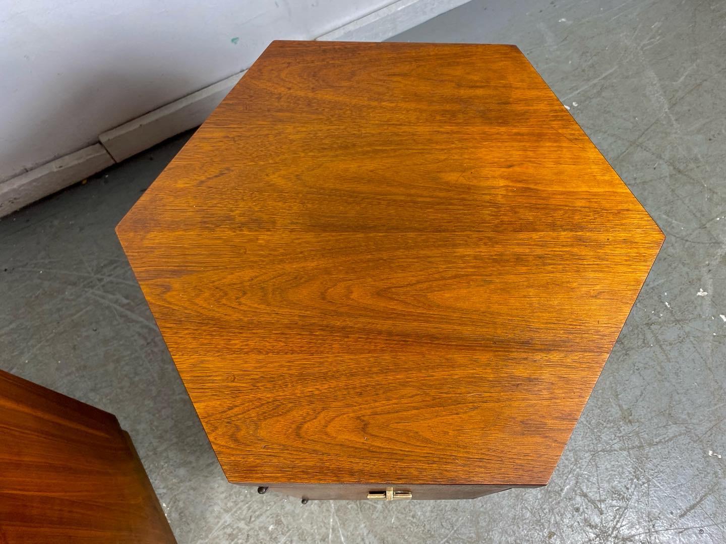 Mid-Century Modern Stunning Pair Hexagon Tables / Stands, , Harvey Probber Style made by Lane For Sale