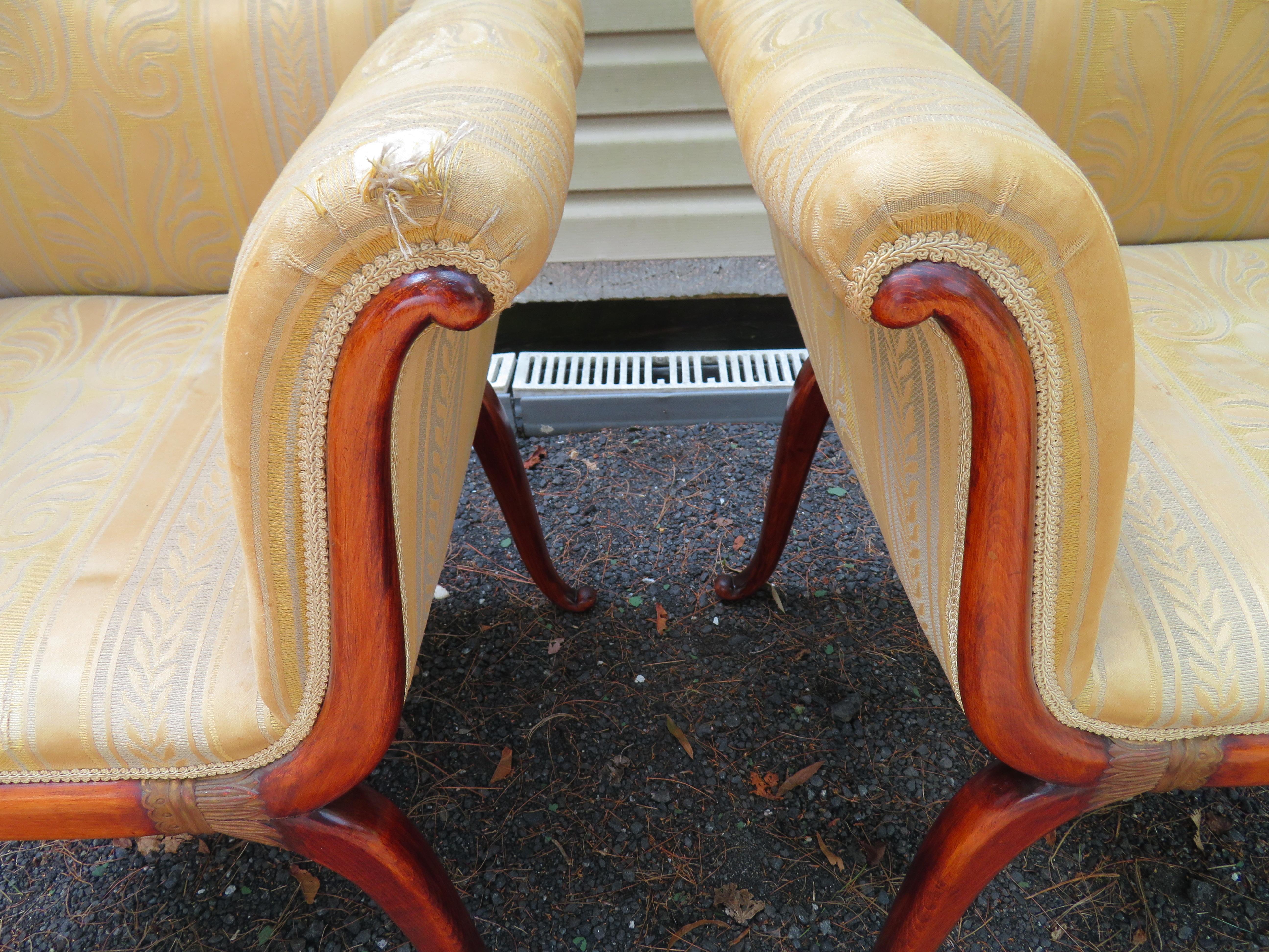 Impresionantes Sillones Altos Bajos Hollywood Regency Izquierda Derecha Tapicería en venta