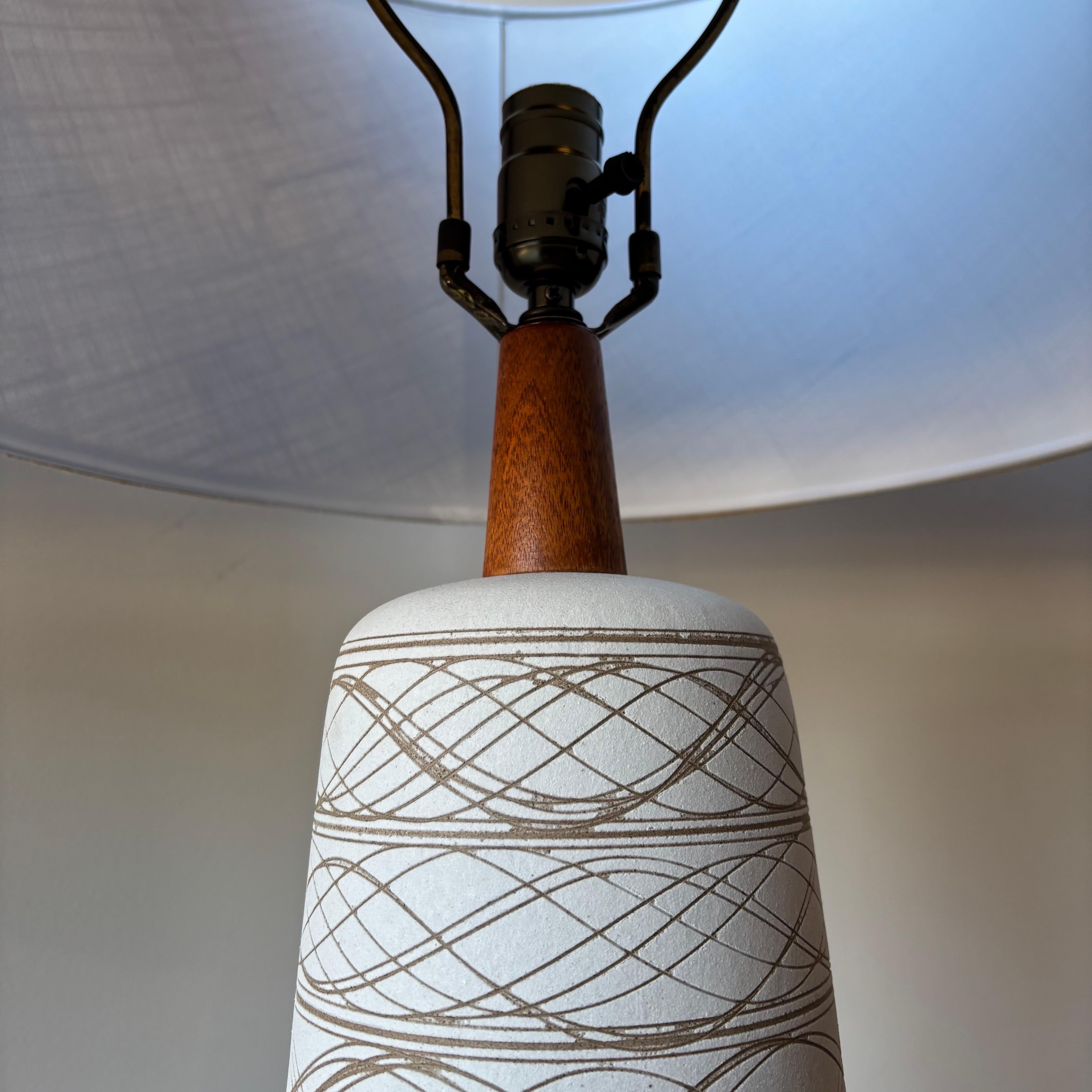 Superbe paire de lampes Jane et Gordon Martz, Marshall Studios en vente 1