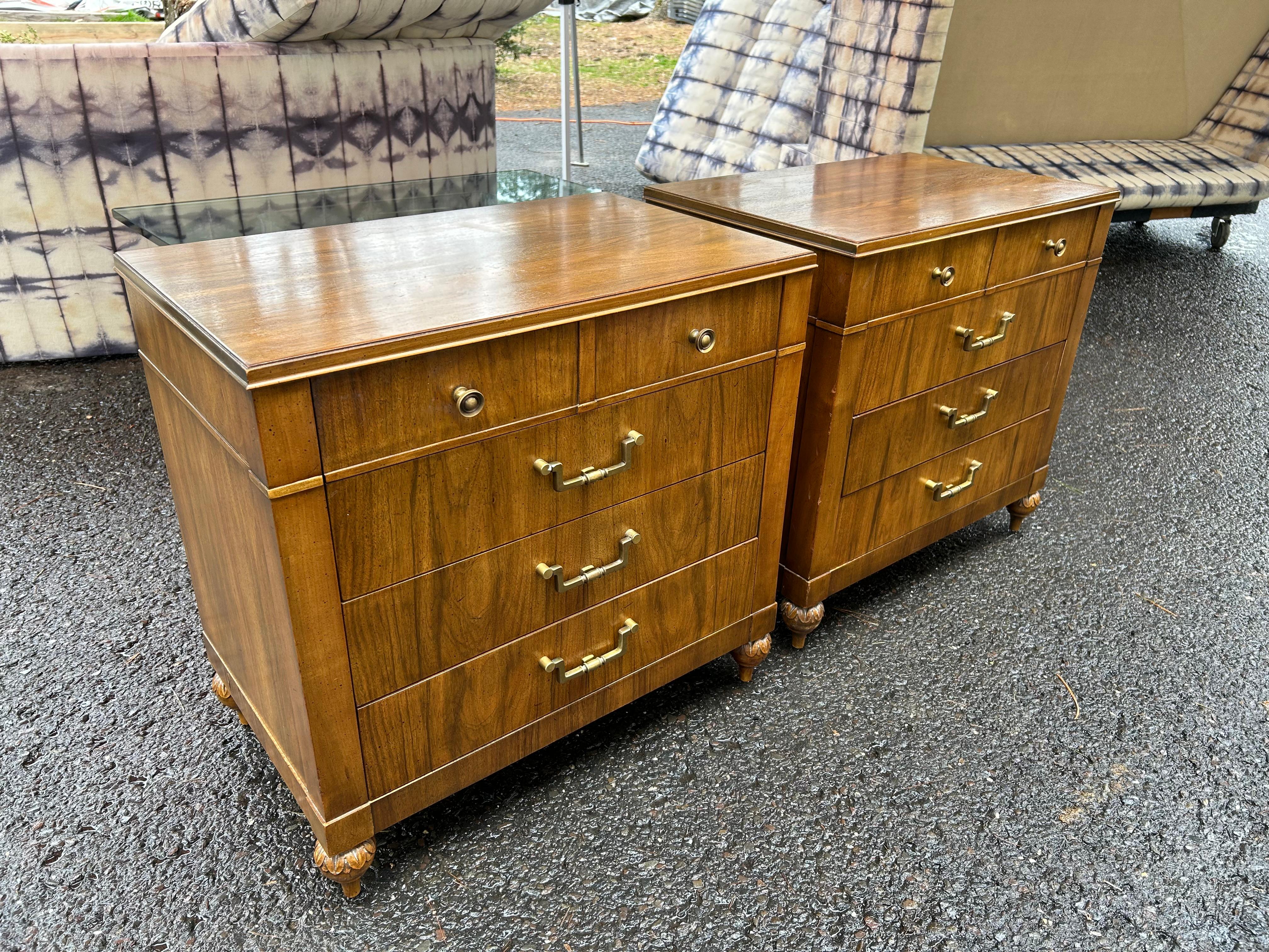 A gorgeous pair mid-century French Regency Louis XVI style Night stand end tables by John Widdicomb, circa 1960s.
We especially love the well carved floral ball feet with original brass hardware.  This pair measure 24