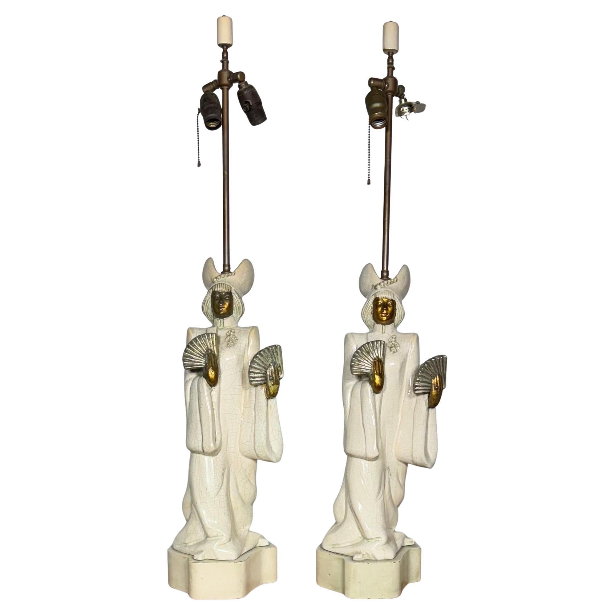 Stupenda coppia di grandi lampade da tavolo asiatiche moderniste in ceramica di James Mont