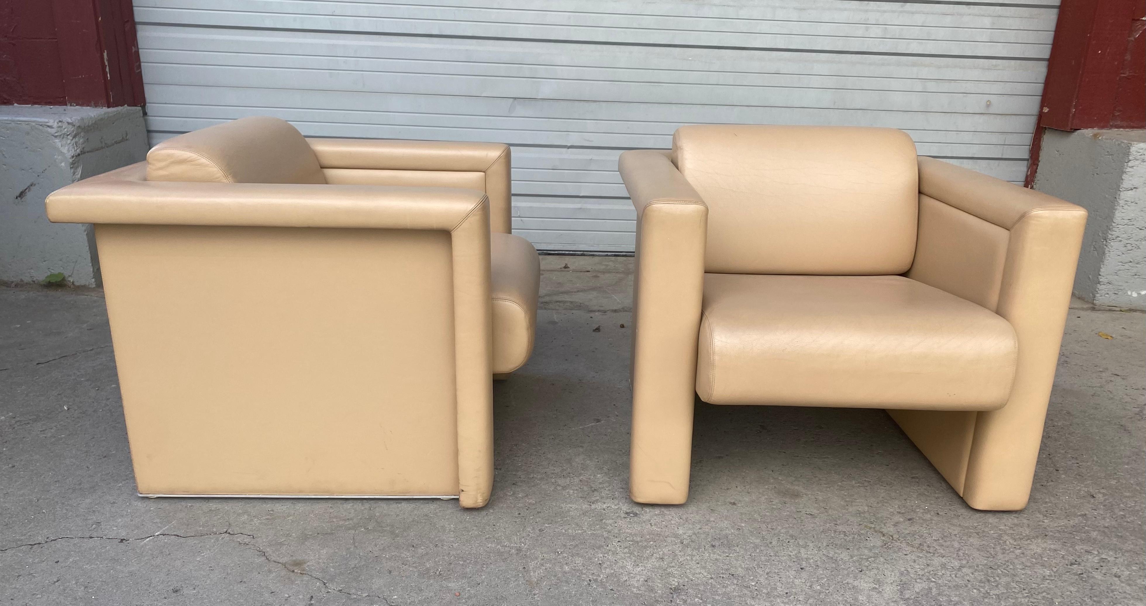Stunning Pair Leather Chairs, Tobia Scarpa for Knoll, Made in Italy For Sale 1