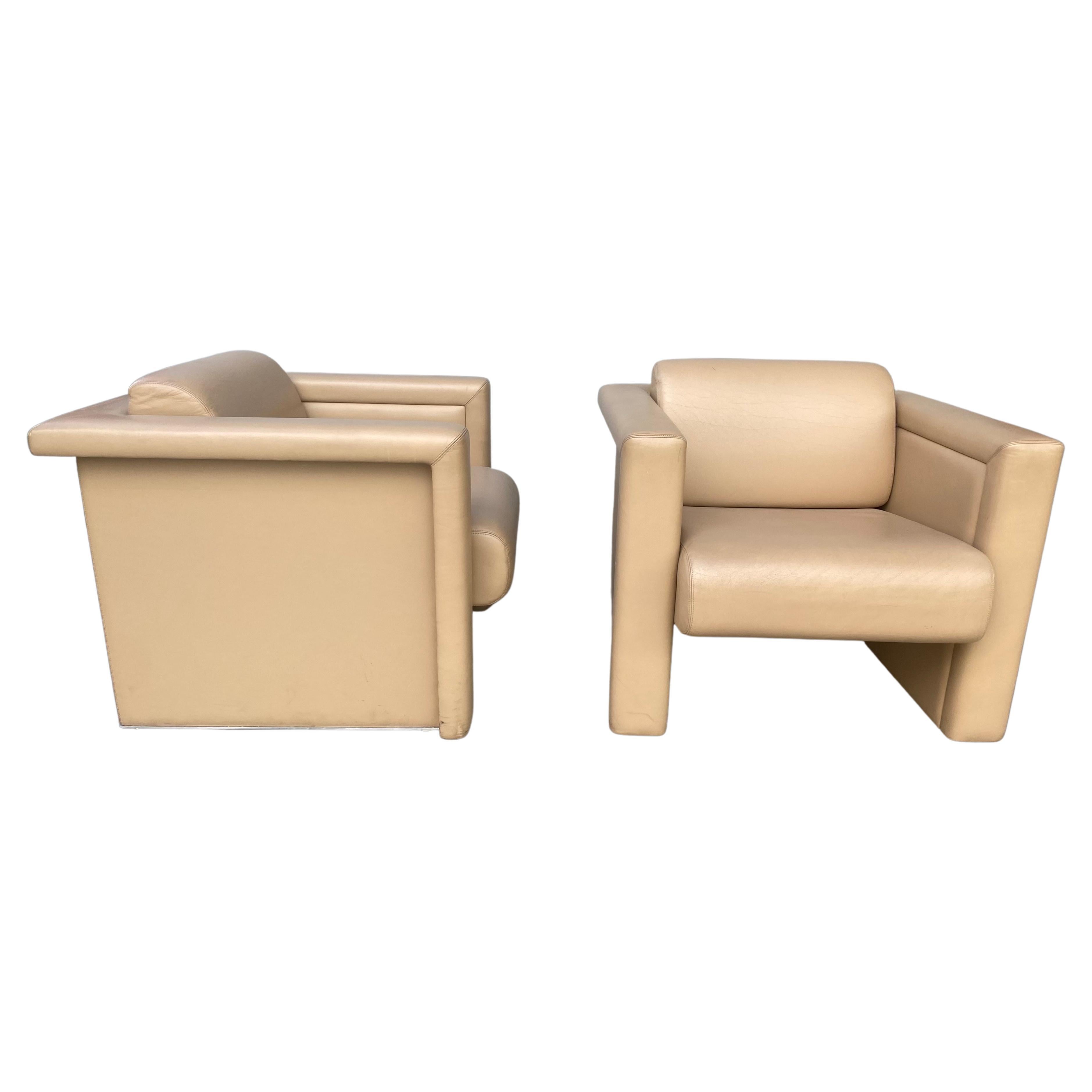 Superbe paire de chaises en cuir, Tobia Scarpa pour Knoll, fabriquées en Italie