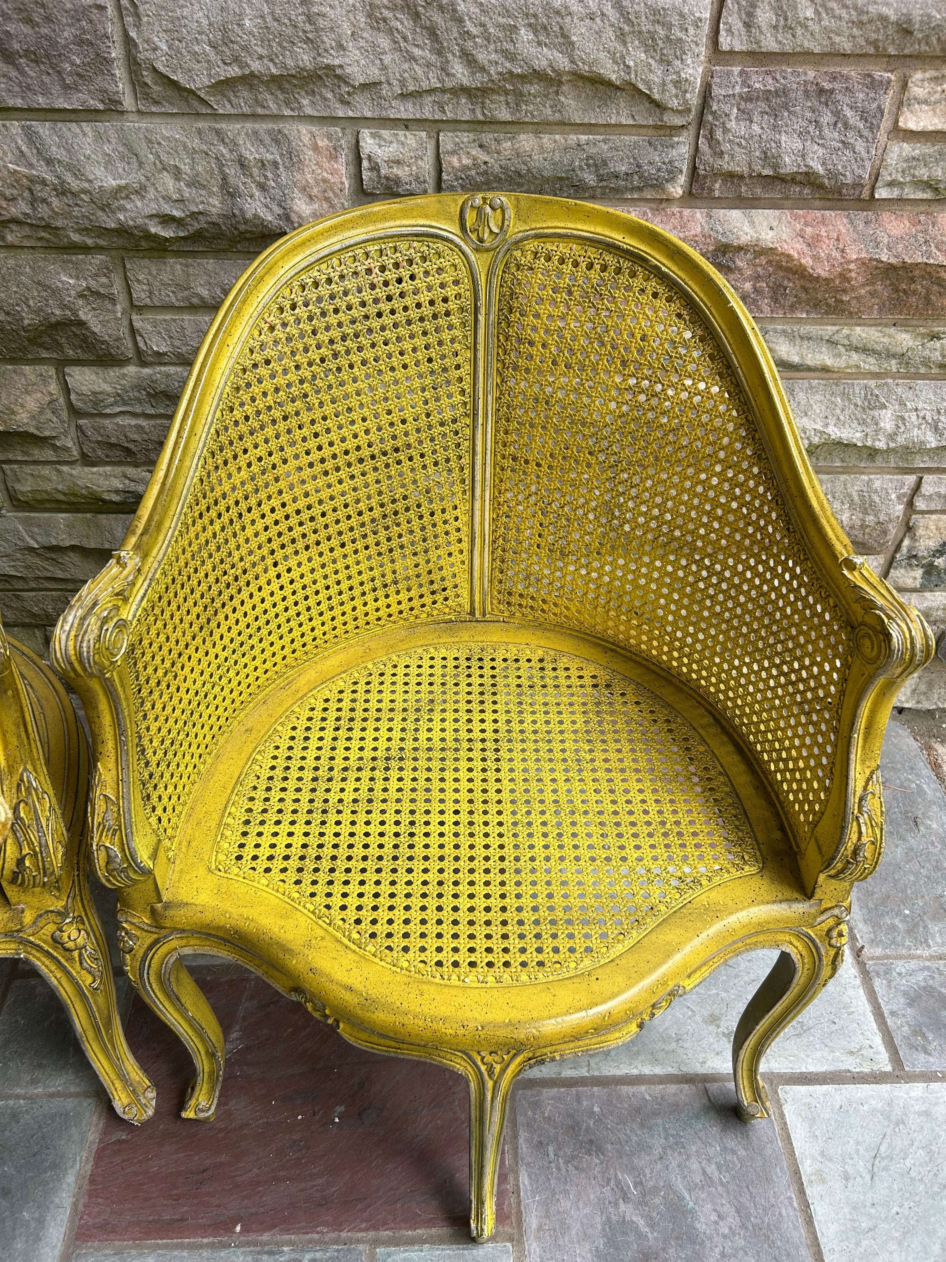 Superbe paire de chaises d'angle cannées françaises de style Louis XV en vente 5