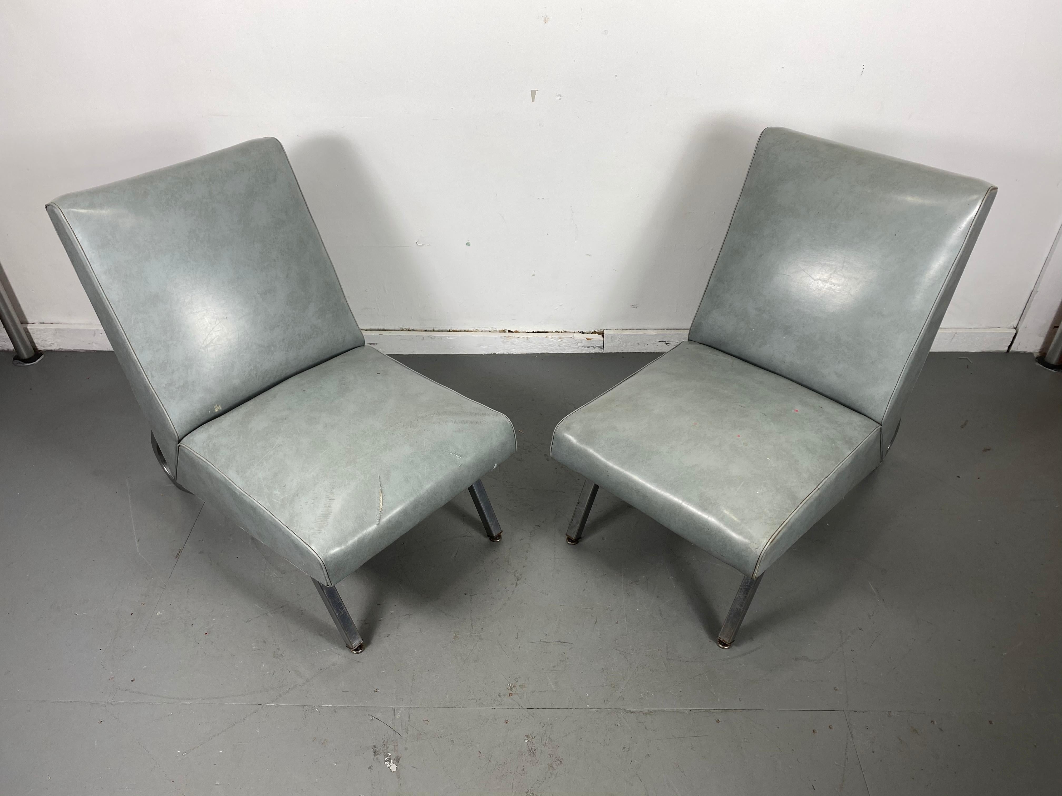 Stunning Pair of Modernist Deco Slipper Lounge Chairs Royal Metal Mfg. Co. 1940s In Good Condition In Buffalo, NY