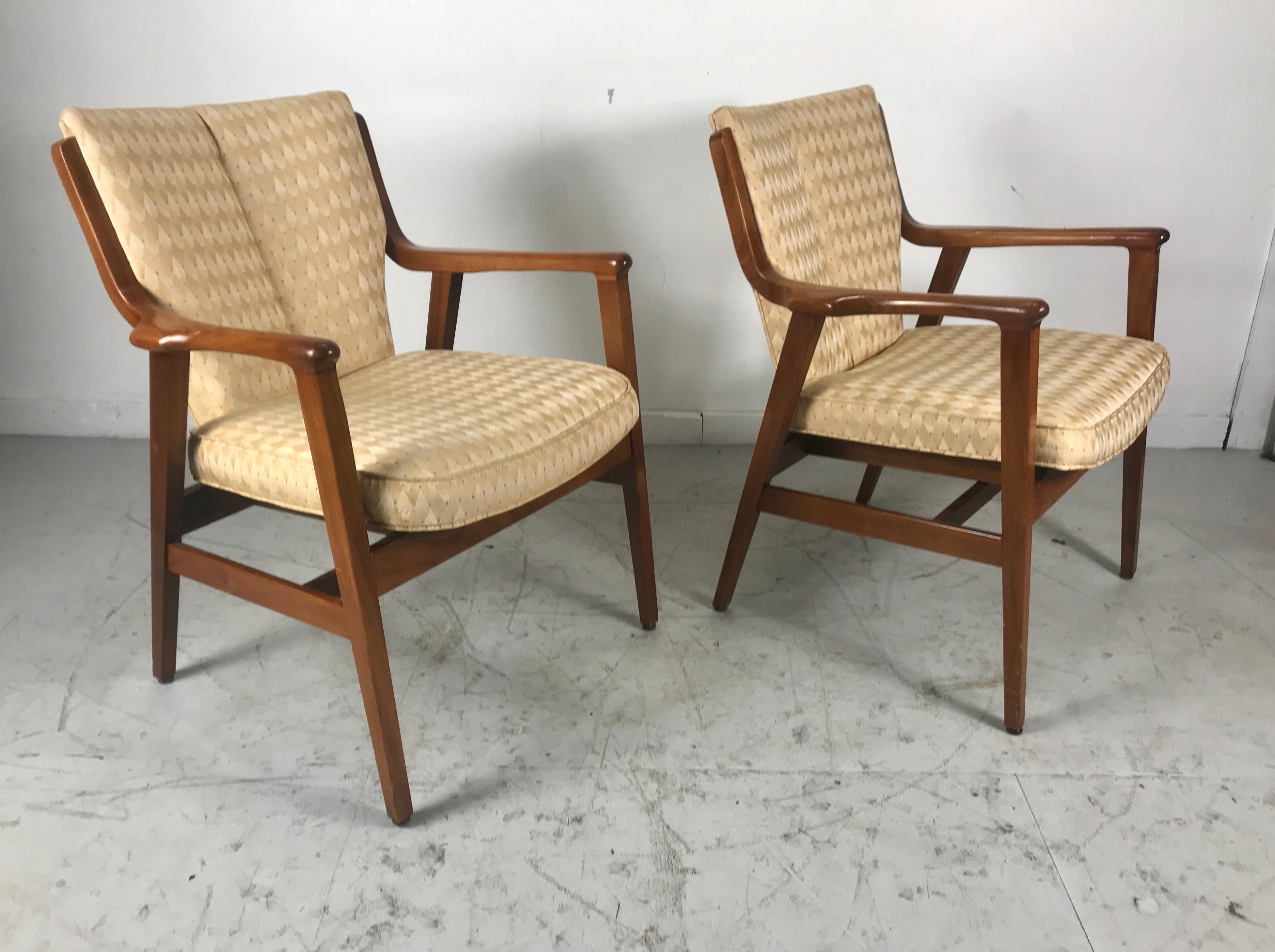Stunning Pair of Modernist Lounge Chairs by Gunlocke, Manner of Finn Juhl 2