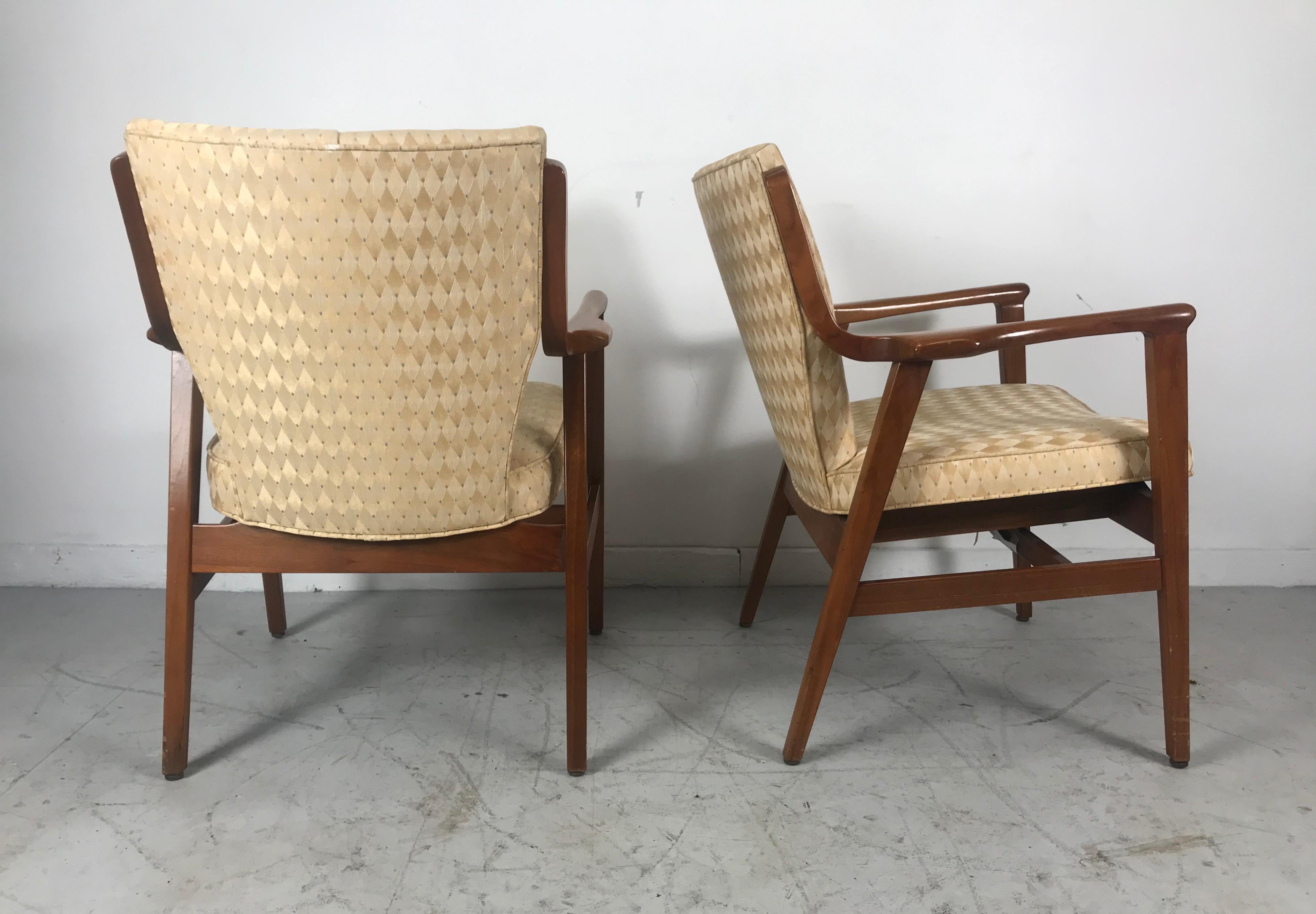 Mid-Century Modern Stunning Pair of Modernist Lounge Chairs by Gunlocke, Manner of Finn Juhl