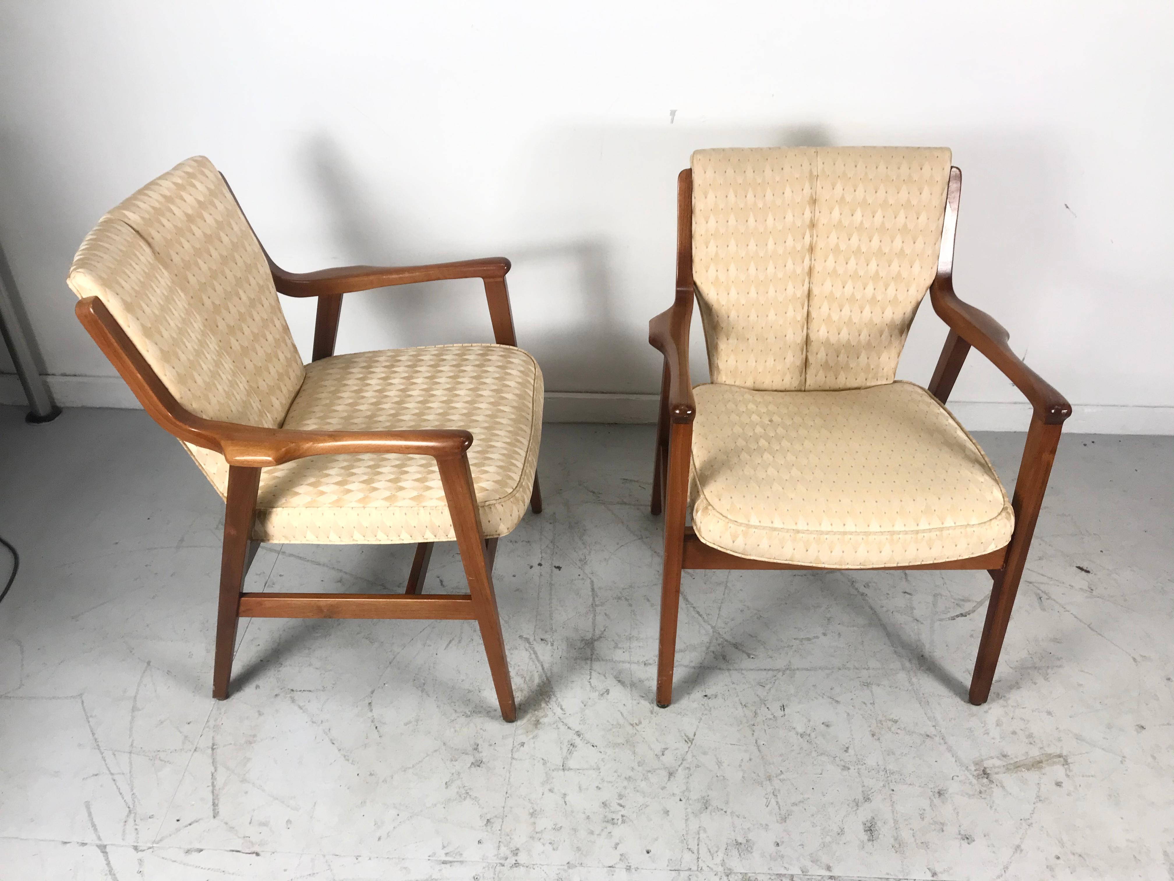American Stunning Pair of Modernist Lounge Chairs by Gunlocke, Manner of Finn Juhl