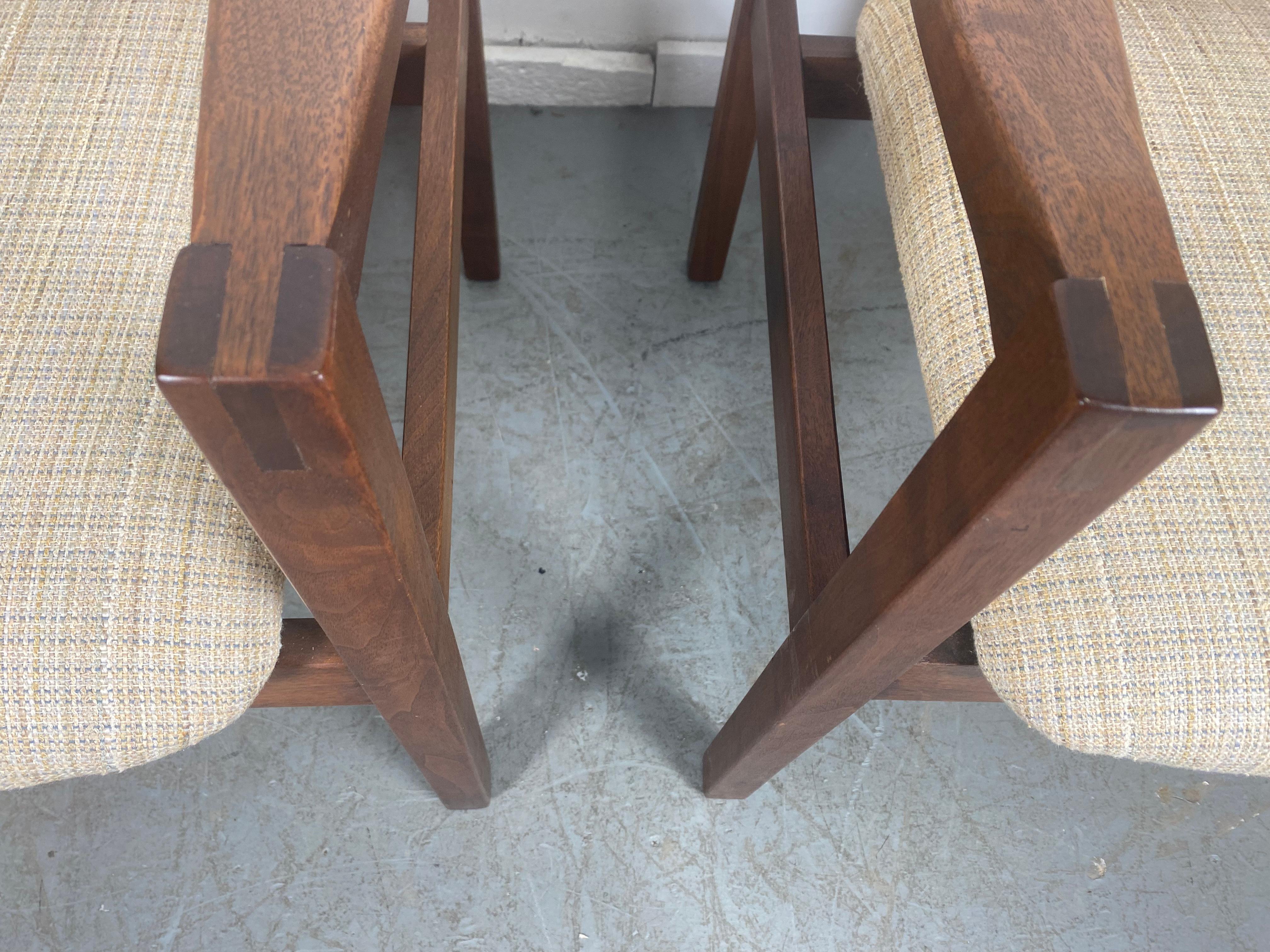 Stunning Pair Modernist Walnut Arm Chairs by Stow Davis /after Jens Risom For Sale 3