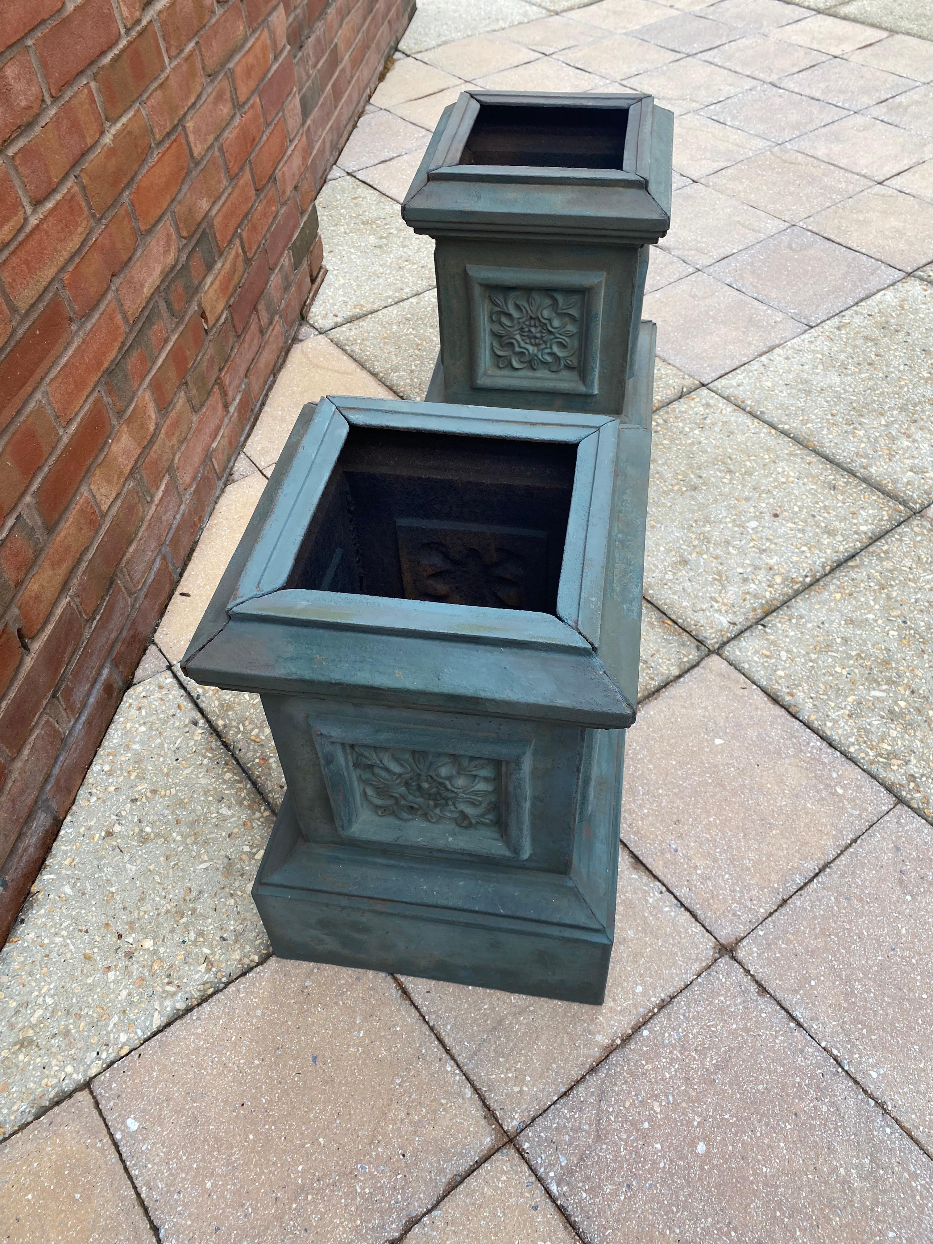 Stunning Pair of 19th century Cast Iron Verdigris Garden Urns  In Good Condition For Sale In Hopewell, NJ