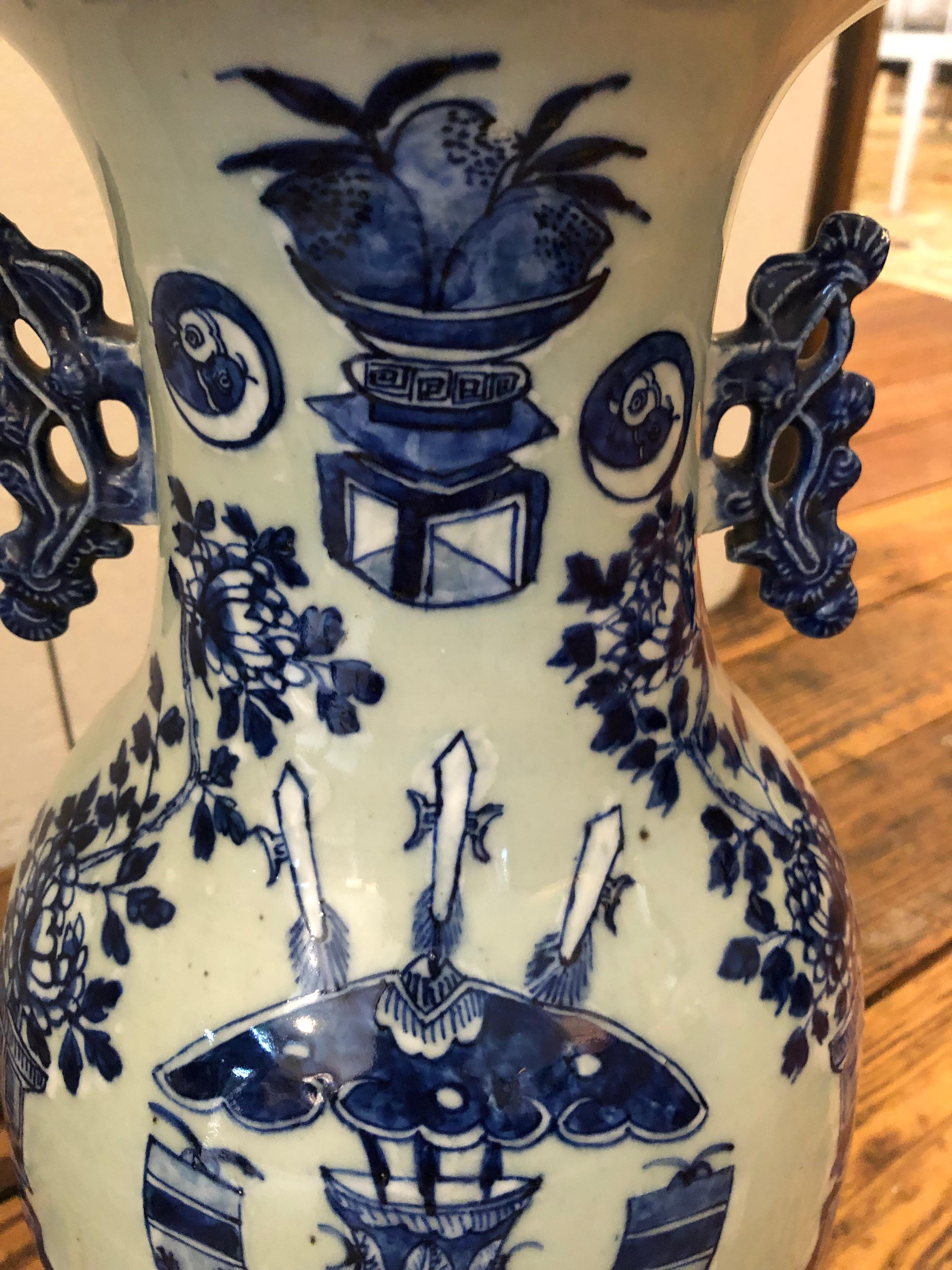 Stunning Pair of 19th Century Chinese Blue & White Table Lamps For Sale 1