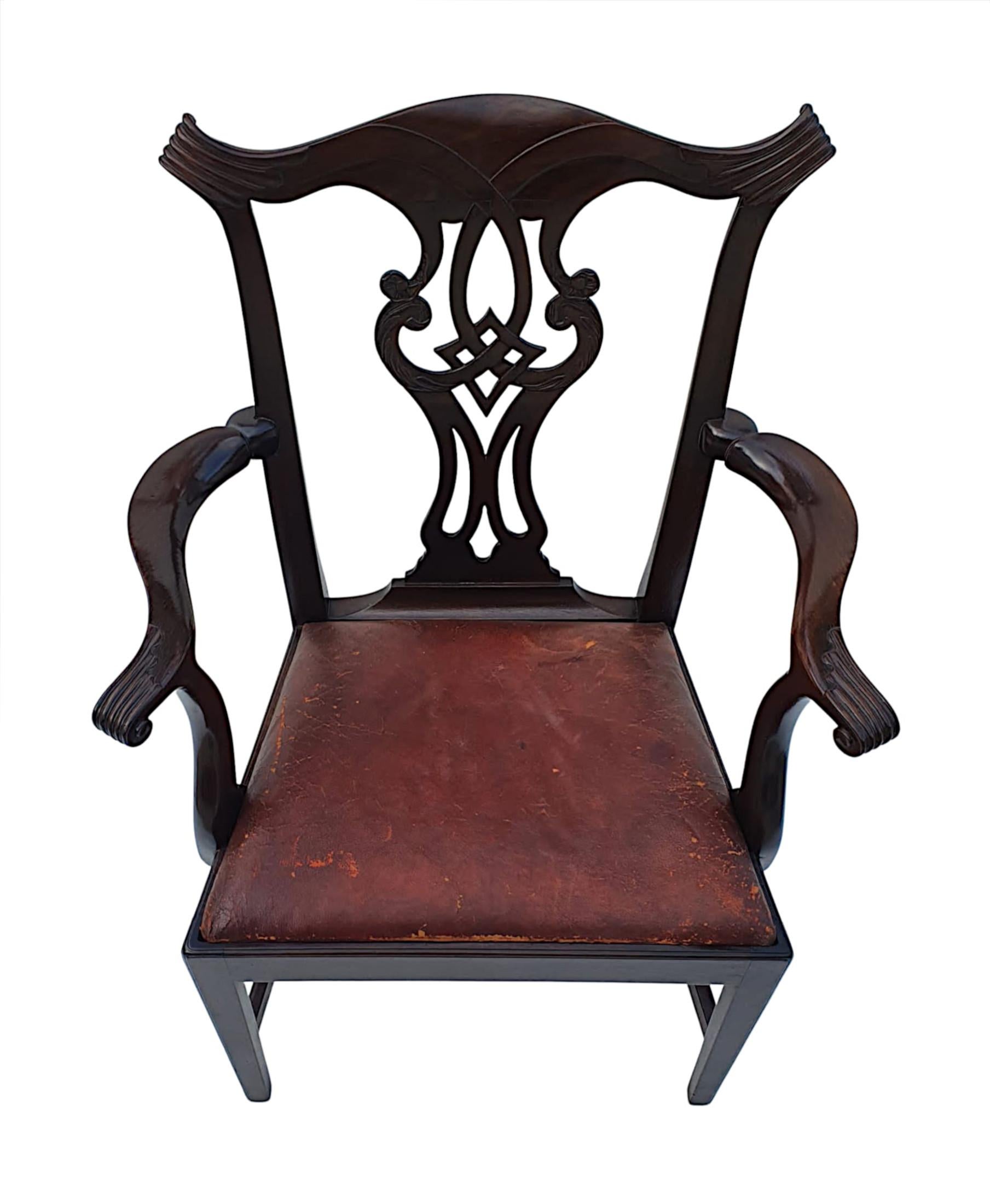 Atemberaubendes Paar georgianischer Design-Sessel nach Thomas Chippendale aus dem 19. Jahrhundert (Leder) im Angebot