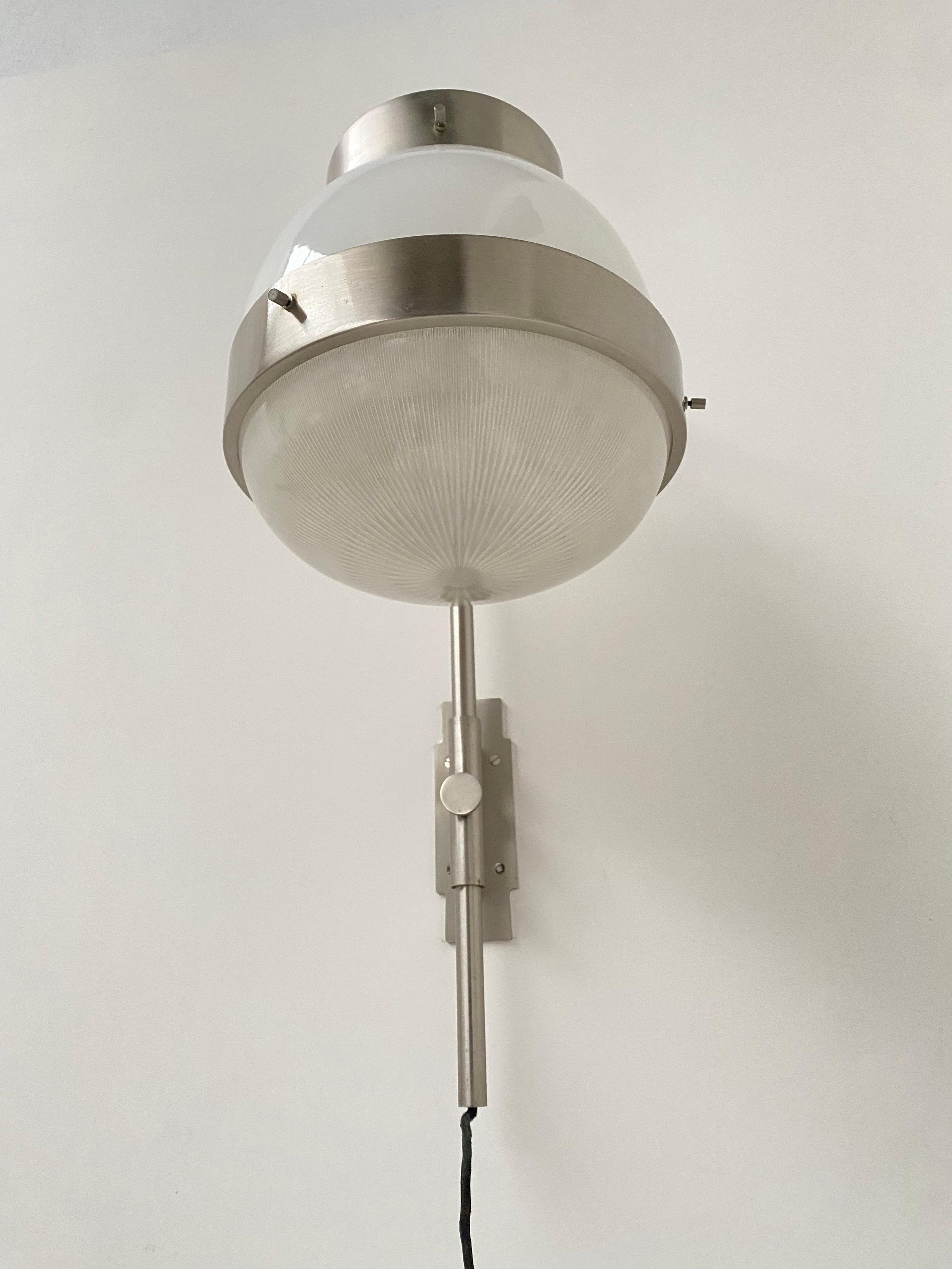 Stunning Pair of 60's Adjustable 'Delta' Wall Sconces by Sergio Mazza, Artemide  For Sale 7
