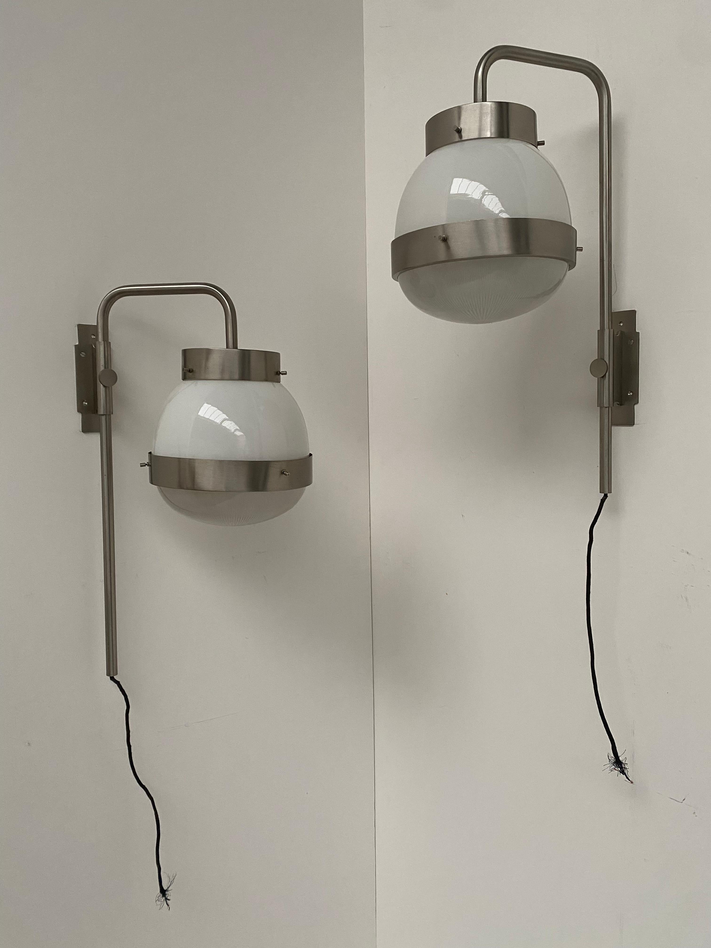 Stunning Pair of 60's Adjustable 'Delta' Wall Sconces by Sergio Mazza, Artemide  For Sale 1