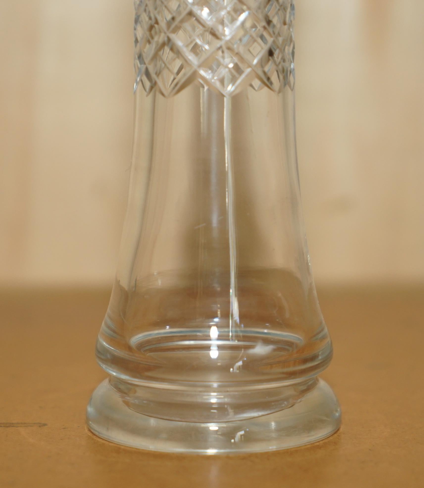 STUNNING PAIR OF ANTIQUE 1908 CUT GLASS CRYSTAL STERLING SILVER PLANT VASEs In Good Condition For Sale In West Sussex, Pulborough