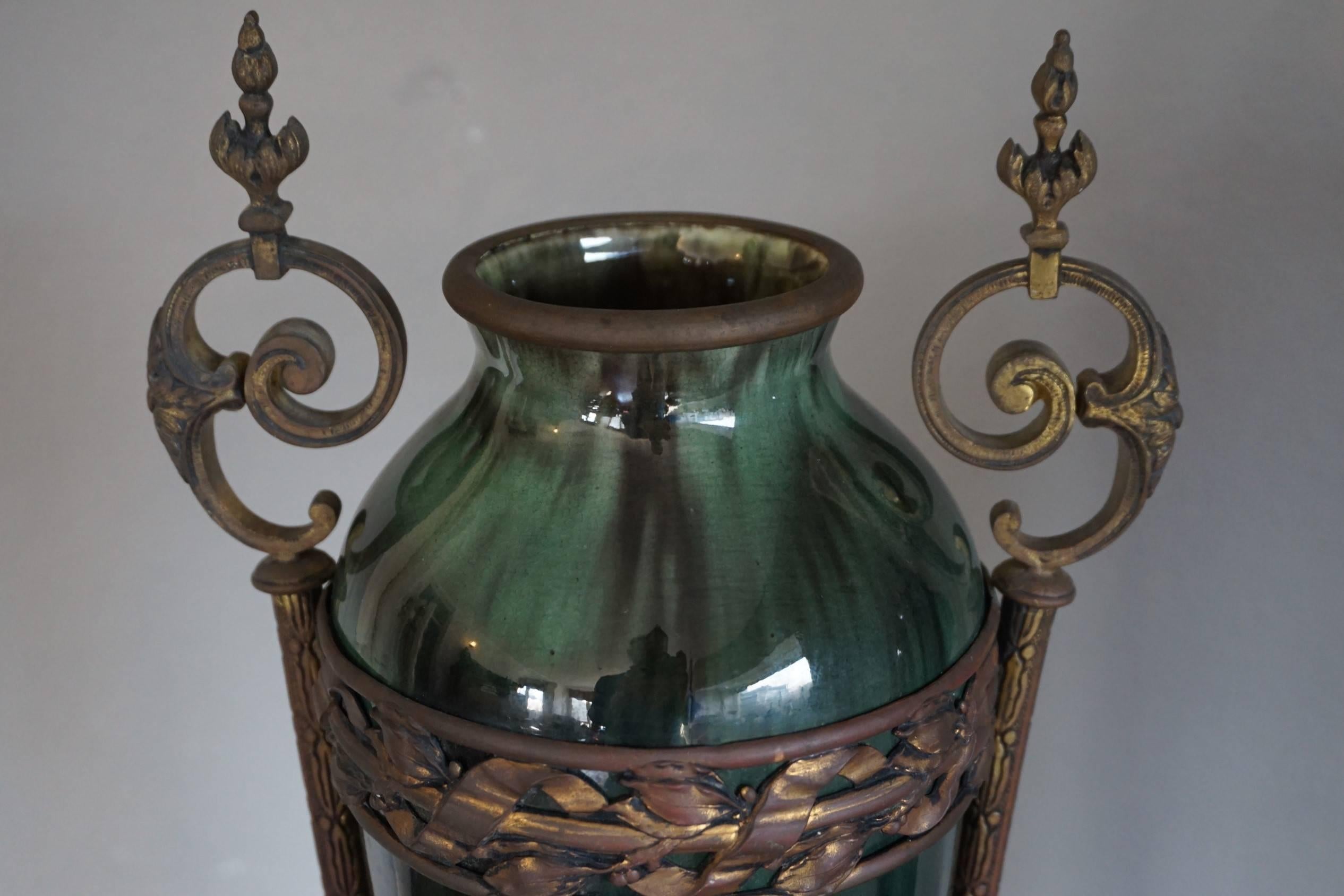 Stunning Pair of Antique French Green Ceramic Vases with Bronze Base & Handles In Excellent Condition In Lisse, NL