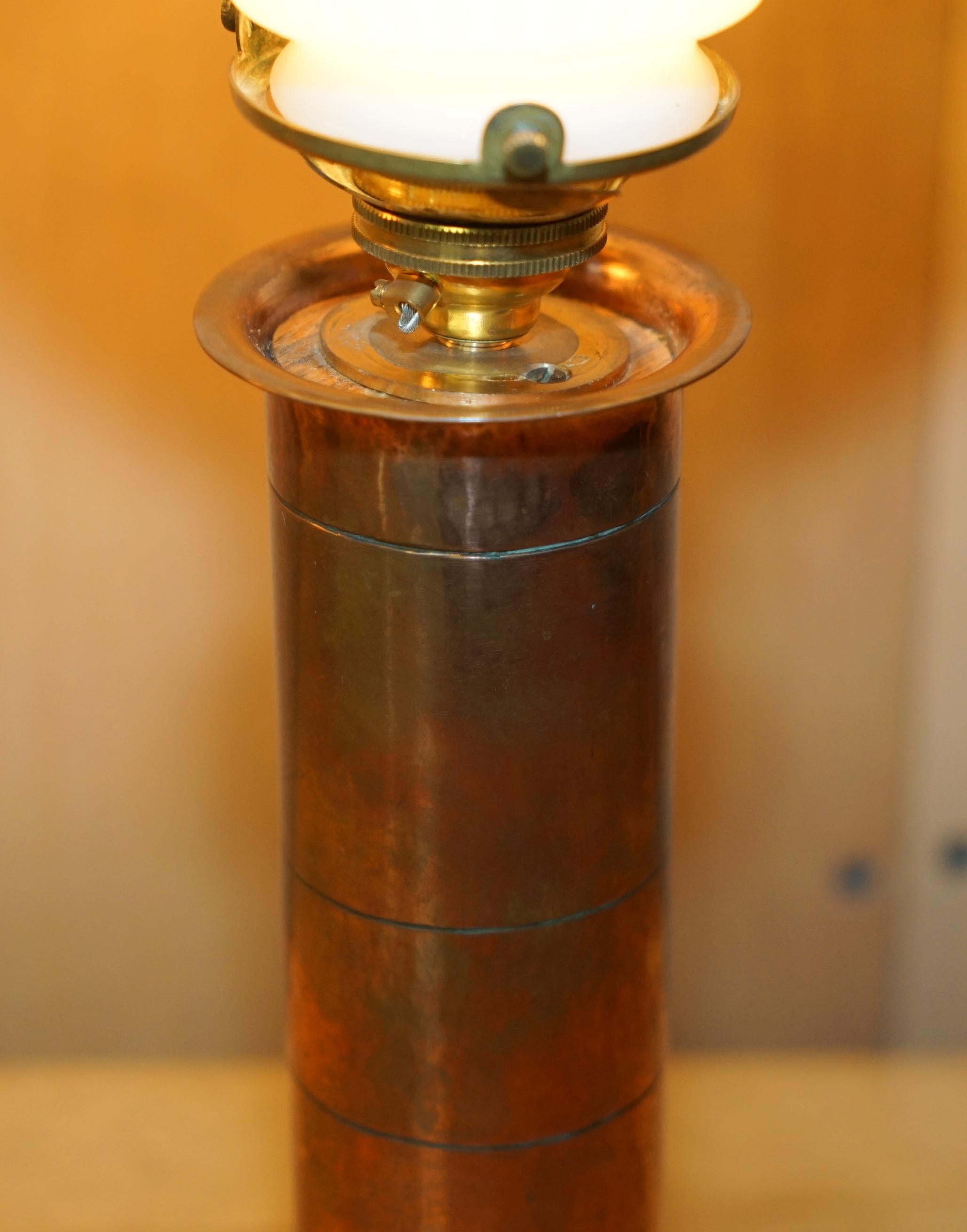 STUNNiNG PAIR OF ANTIQUE VICTORIAN BRASS & GLASS OIL LAMPS CONVERTED TABLE LAMPS For Sale 5
