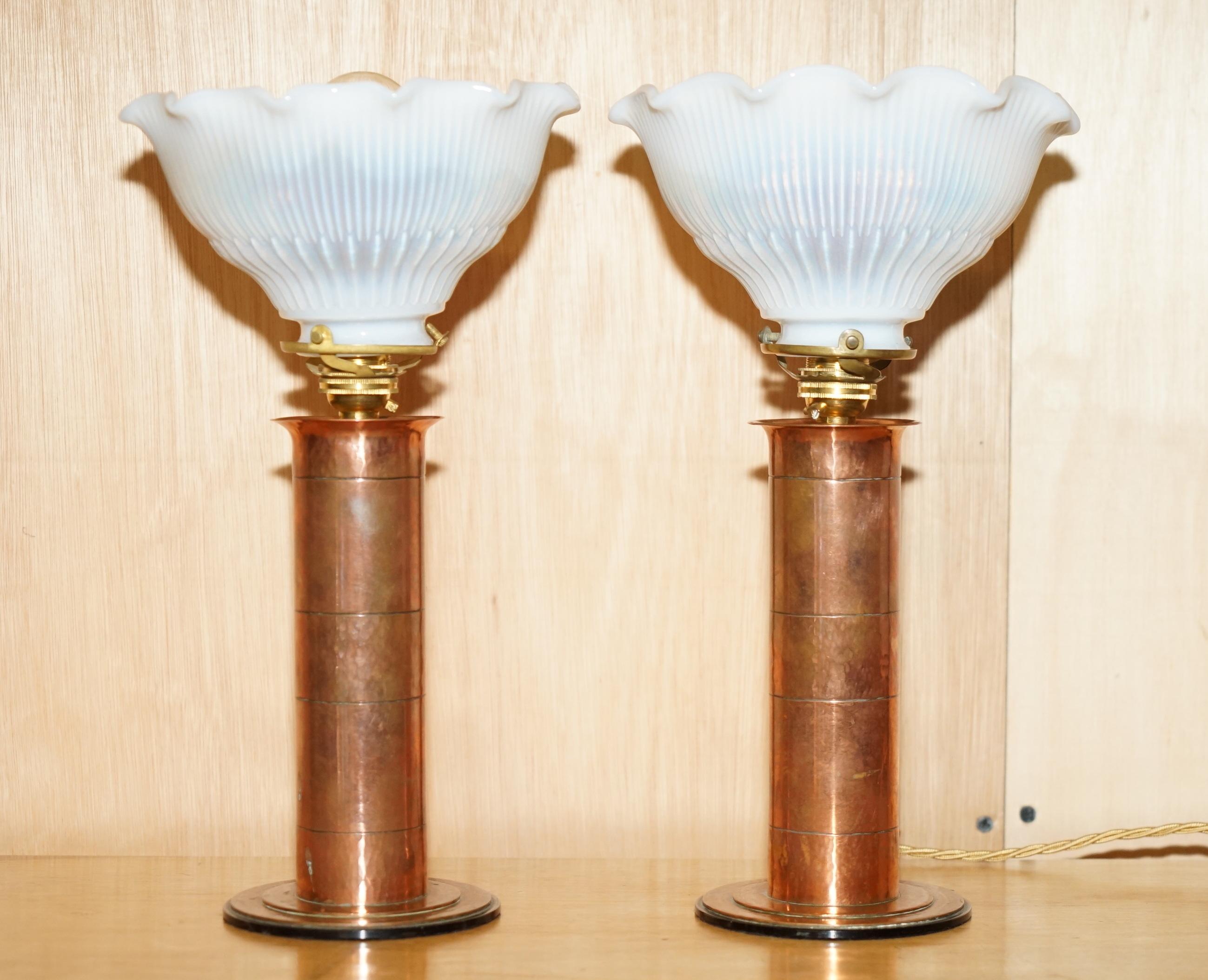 STUNNiNG PAIR OF ANTIQUE VICTORIAN BRASS & GLASS OIL LAMPS CONVERTED TABLE LAMPS For Sale 9