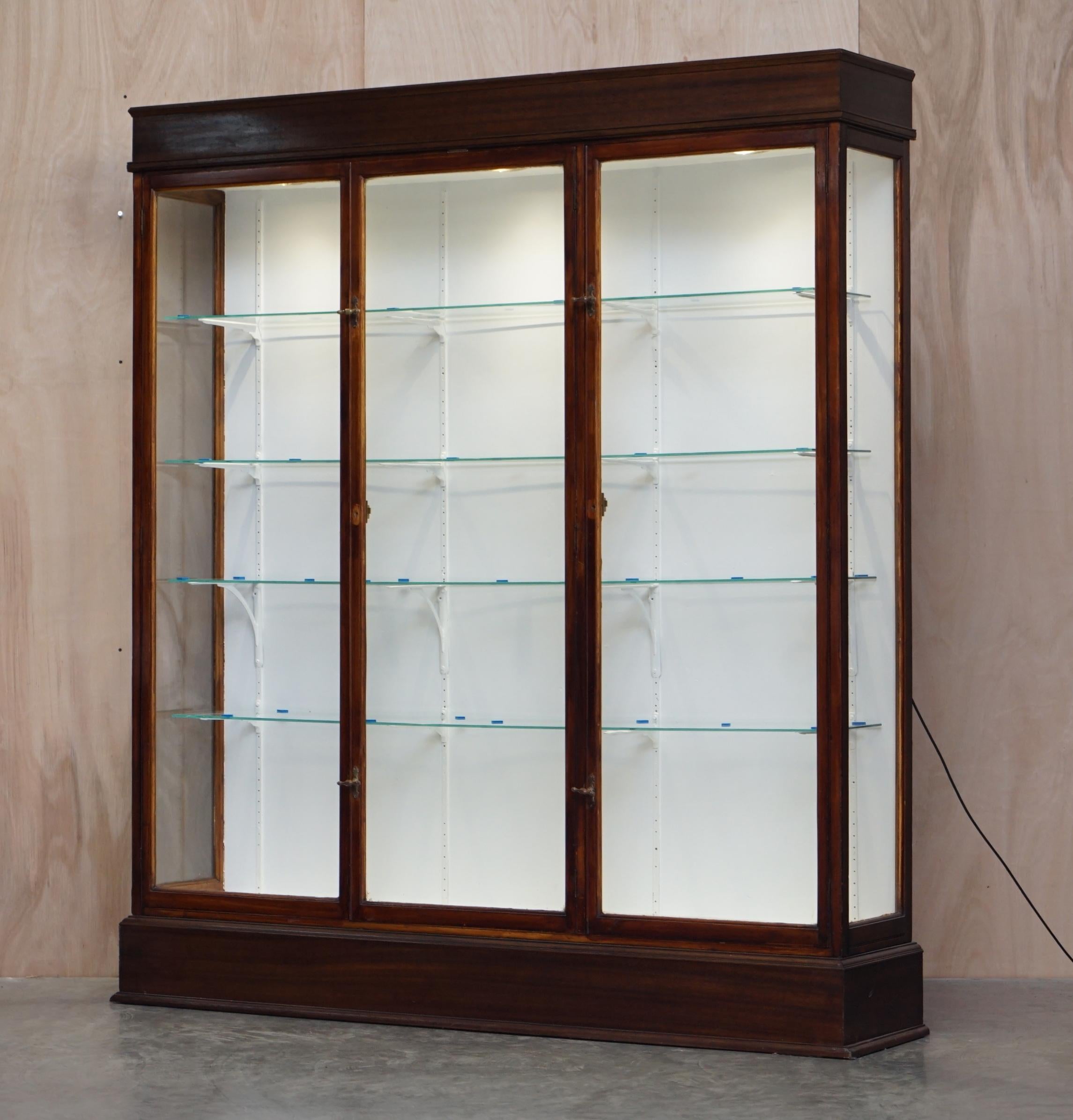 lights for display cabinets