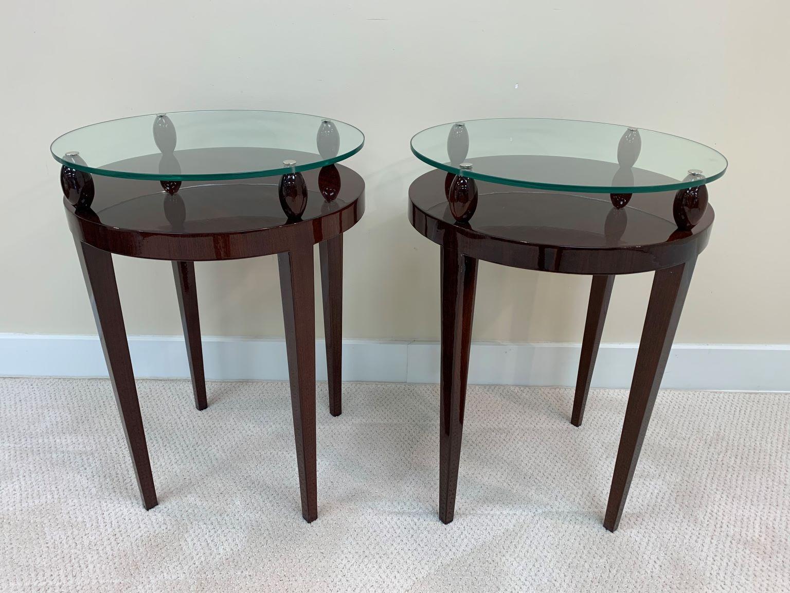 Stunning Pair of Round  Art Deco Glass-Top Side Tables In Walnut Circa 1940's In Excellent Condition For Sale In Bernville, PA