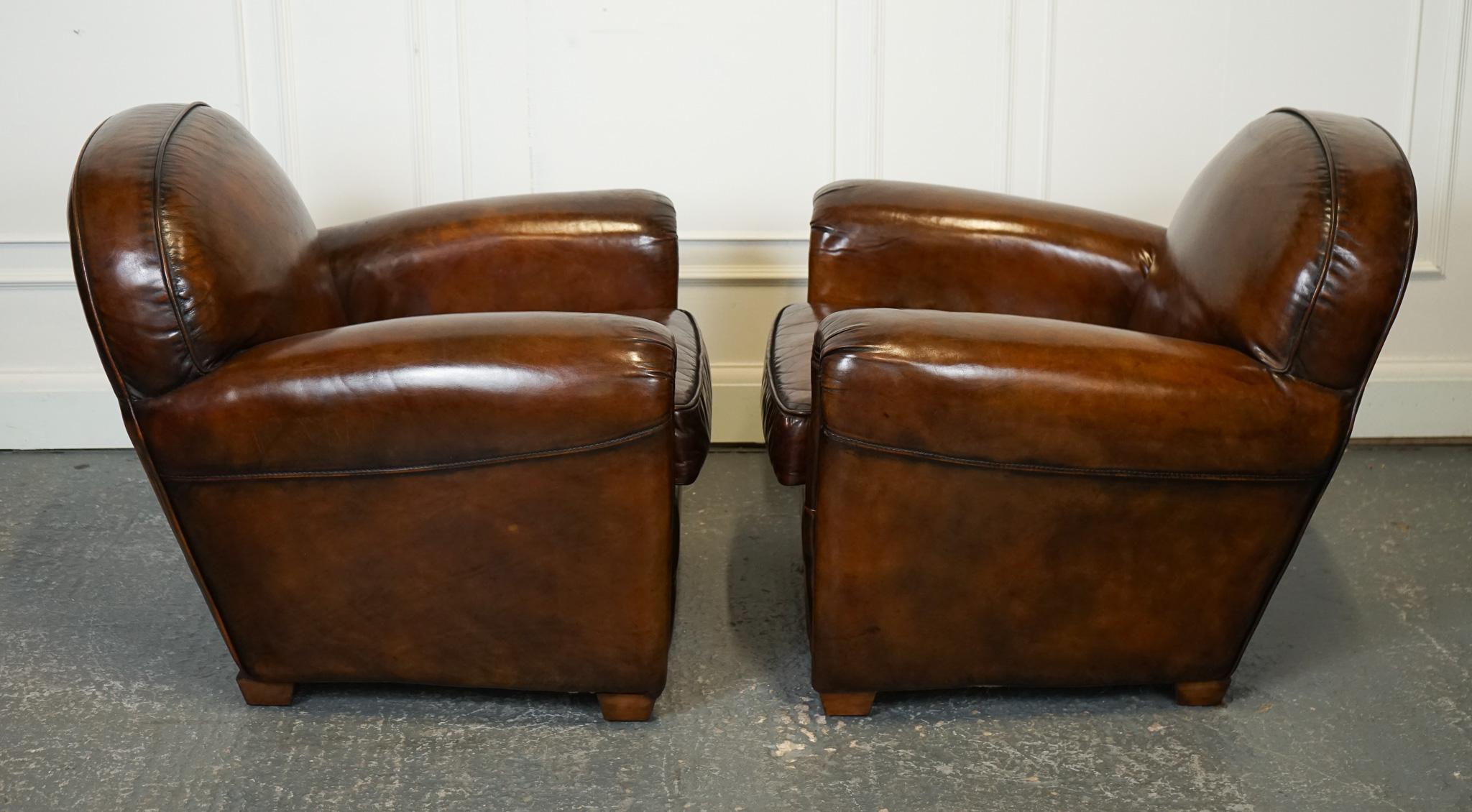 British STUNNING PAiR OF ART DECO STYLE HAND DYED WHISKEY BROWN CLUB ARMCHAIRS For Sale