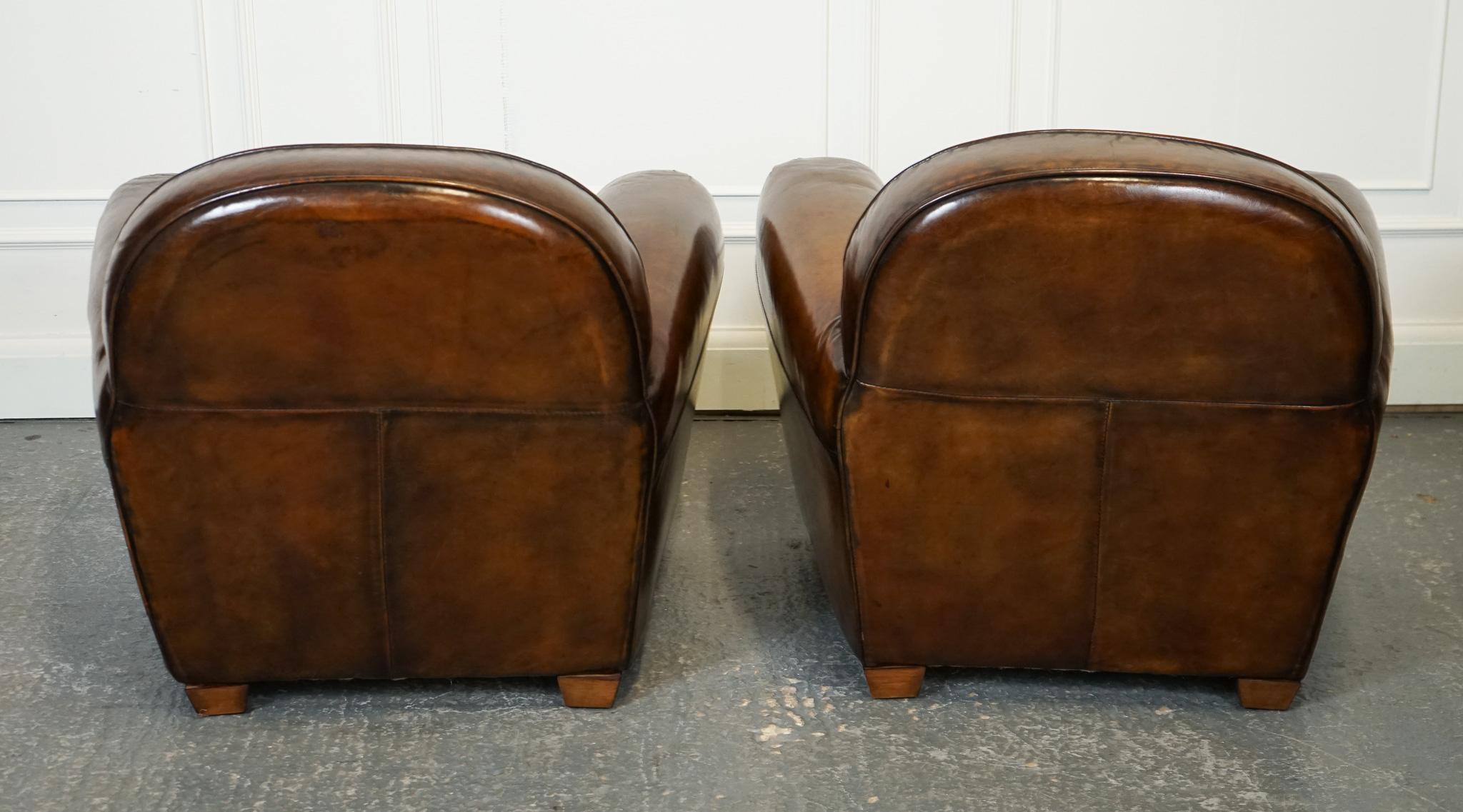 STUNNING PAiR OF ART DECO STYLE HAND DYED WHISKEY BROWN CLUB ARMCHAIRS In Good Condition For Sale In Pulborough, GB