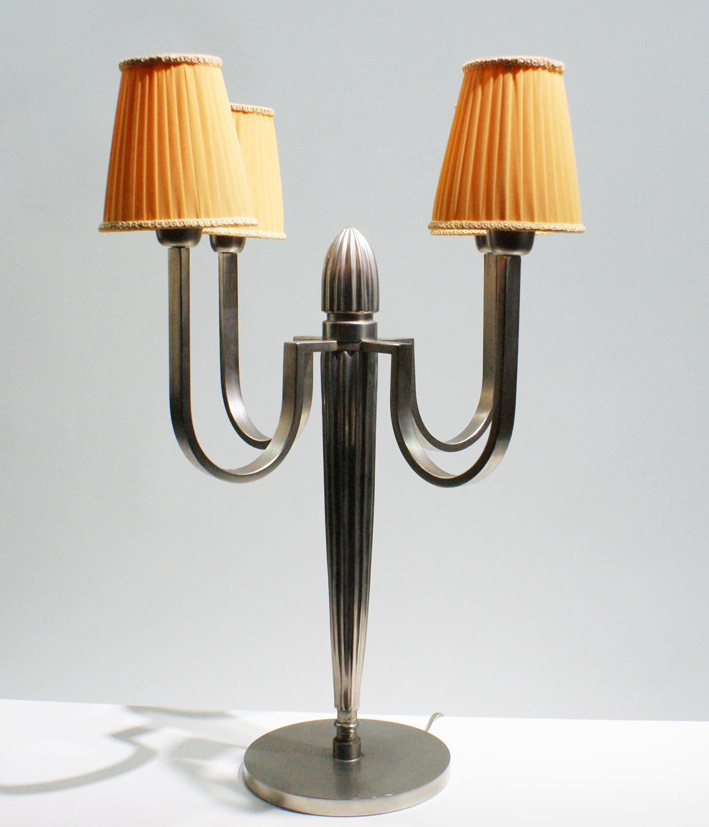 Bronze Stunning Pair of Art Deco Table Lamp in the Style of J.E Ruhlmann For Sale