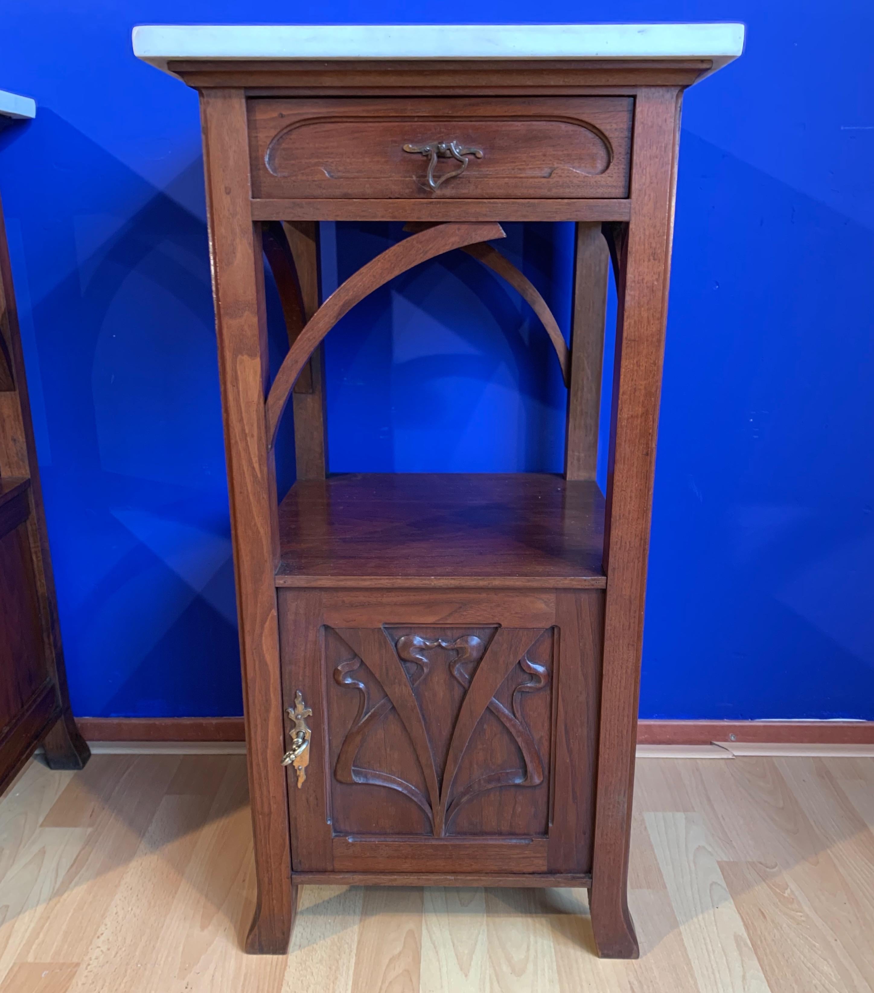 20th Century Stunning Pair of Art Nouveau Mahogany Nightstands / Bedside Cabinets Marble Tops