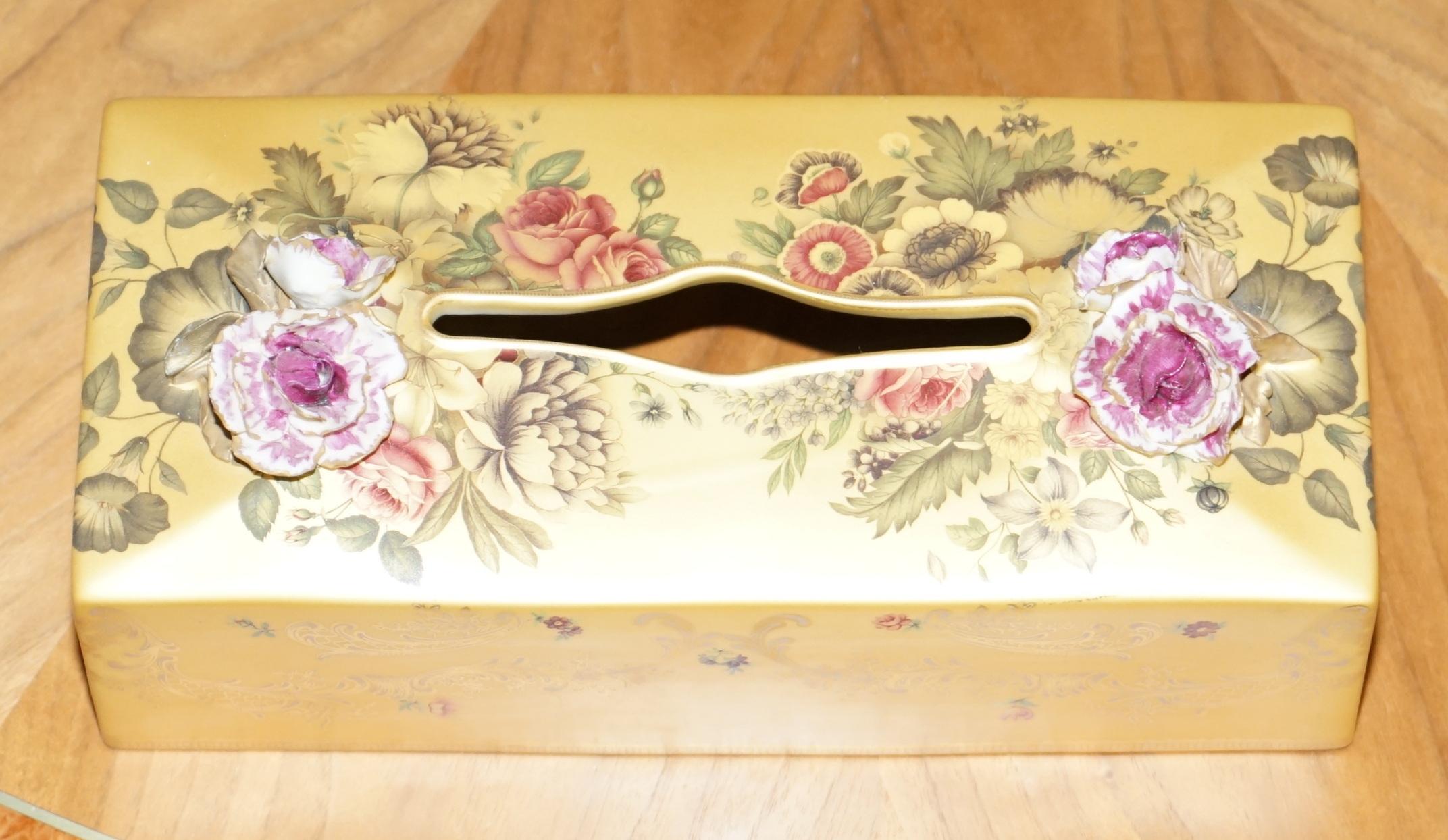 Stunning Pair of Artemest Porcelain Made in Italy Tissue Box Covers 9