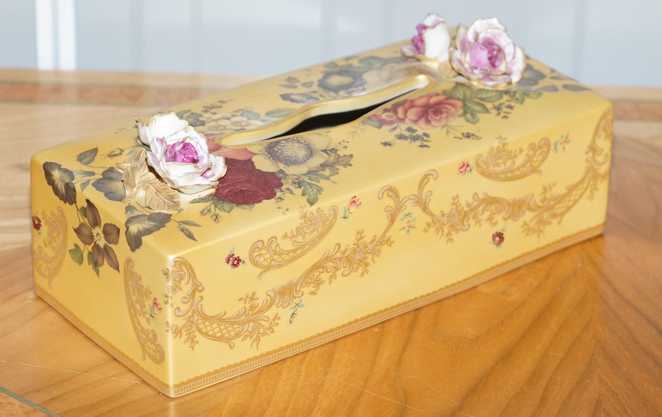 We are delighted to offer for sale this lovely pair of handmade in Italy, Artemest 1958 Porcelain tissue box covers hand painted by Mangani

A very decorative and well made pair, each one has the original price label inside of £386 each and one