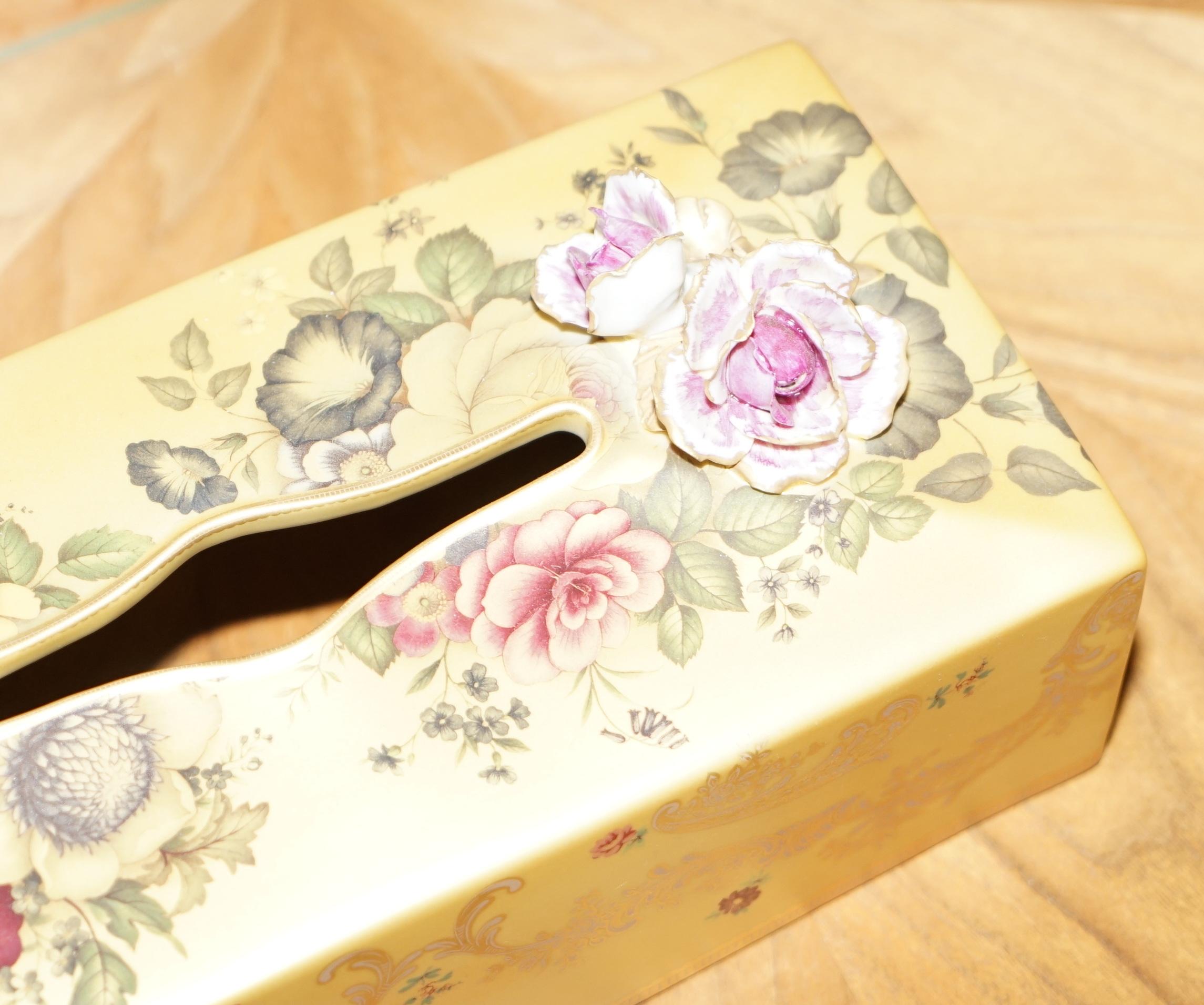 Mid-20th Century Stunning Pair of Artemest Porcelain Made in Italy Tissue Box Covers