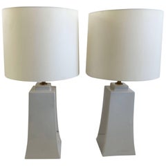 Superbe paire de lampes de table en céramique blanche Barbara Barry