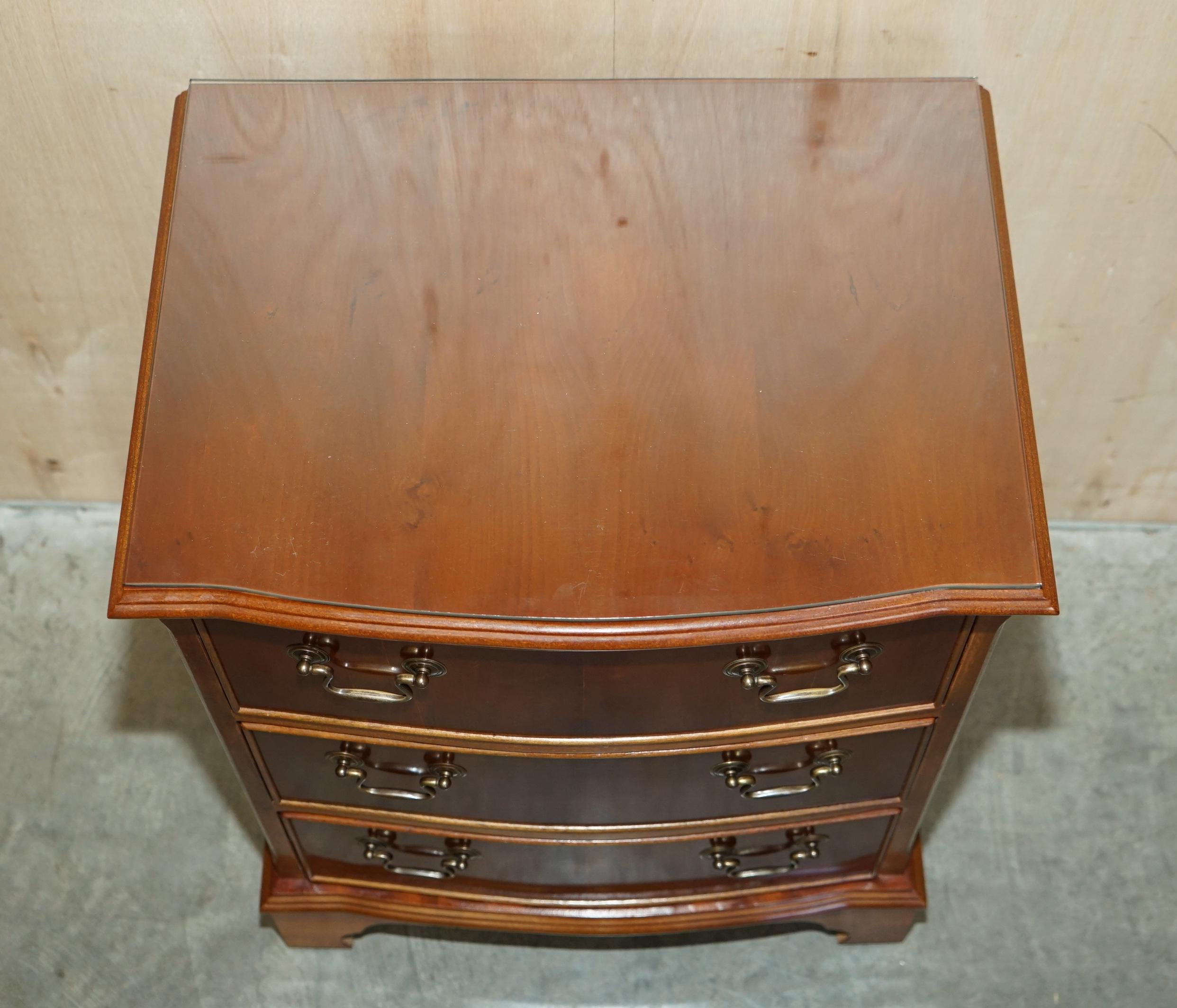 Stunning Pair of Bow Fronted Burr Yew Wood Side Table Sized Chest of Drawers For Sale 5
