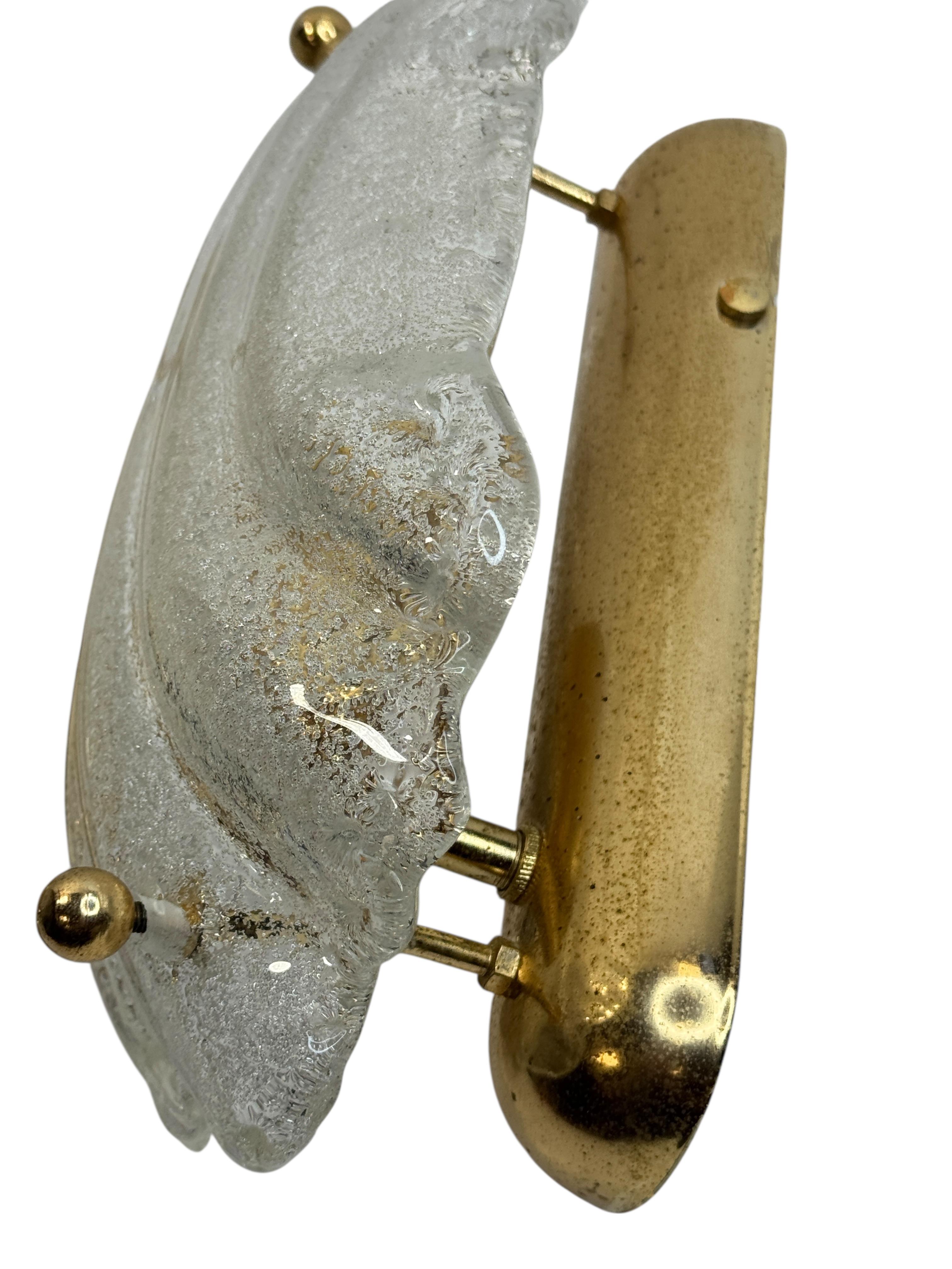 Stupefacente coppia di sconsole a conchiglia in ottone e vetro di Murano, Italia, anni '80 in vendita 7