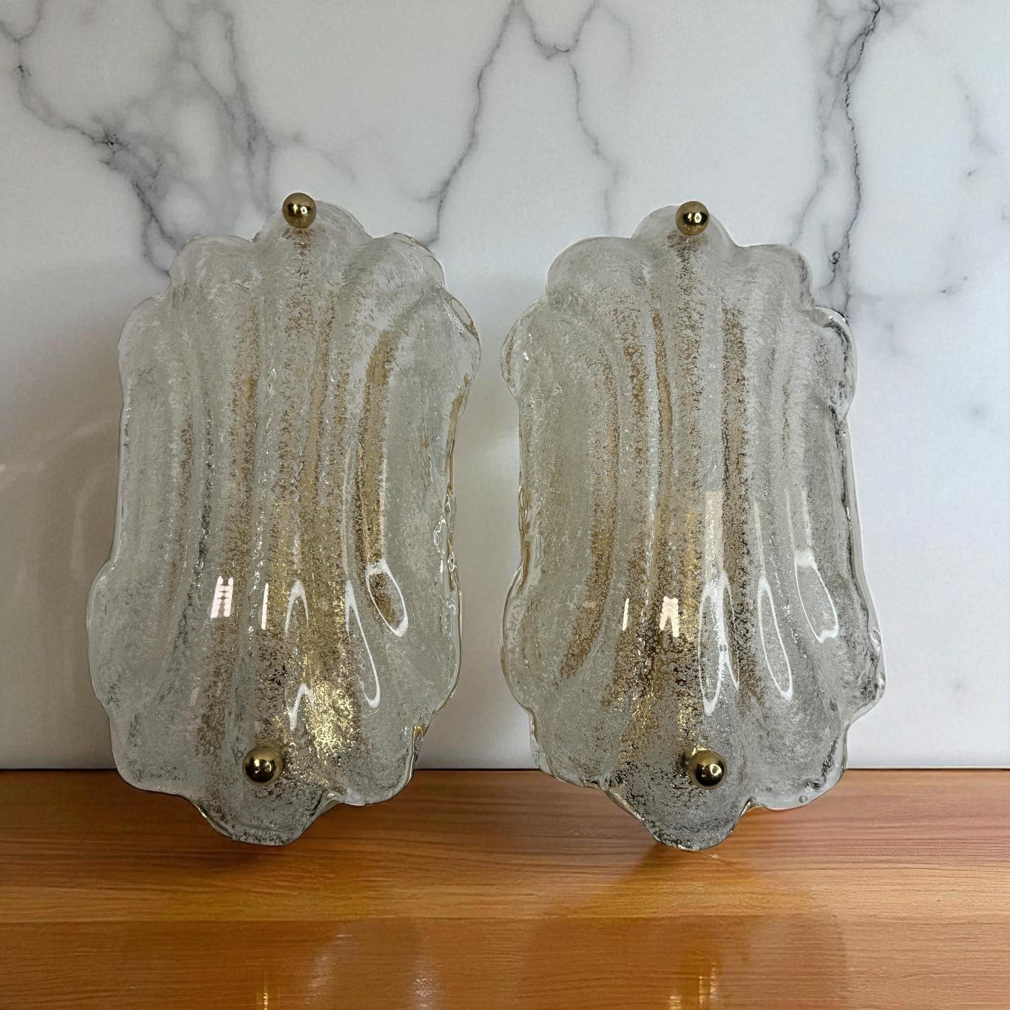 Stupefacente coppia di sconsole a conchiglia in ottone e vetro di Murano, Italia, anni '80 in vendita 8