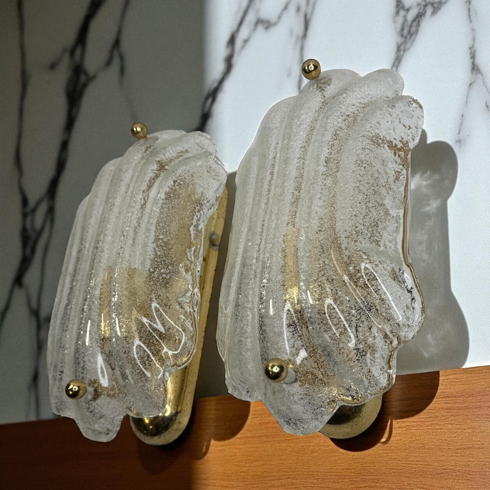 Stupefacente coppia di sconsole a conchiglia in ottone e vetro di Murano, Italia, anni '80 in vendita 10