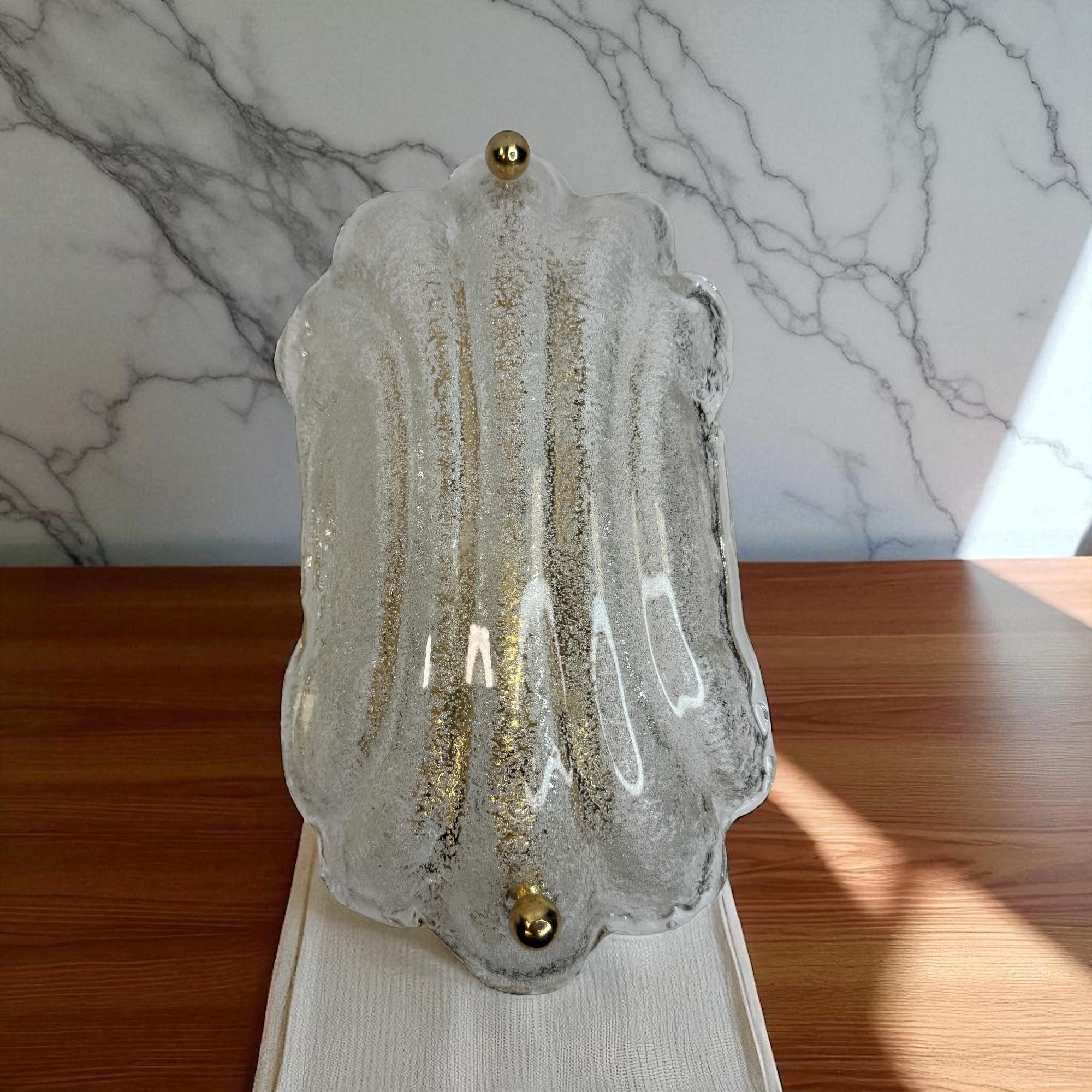 Stupefacente coppia di sconsole a conchiglia in ottone e vetro di Murano, Italia, anni '80 in vendita 11