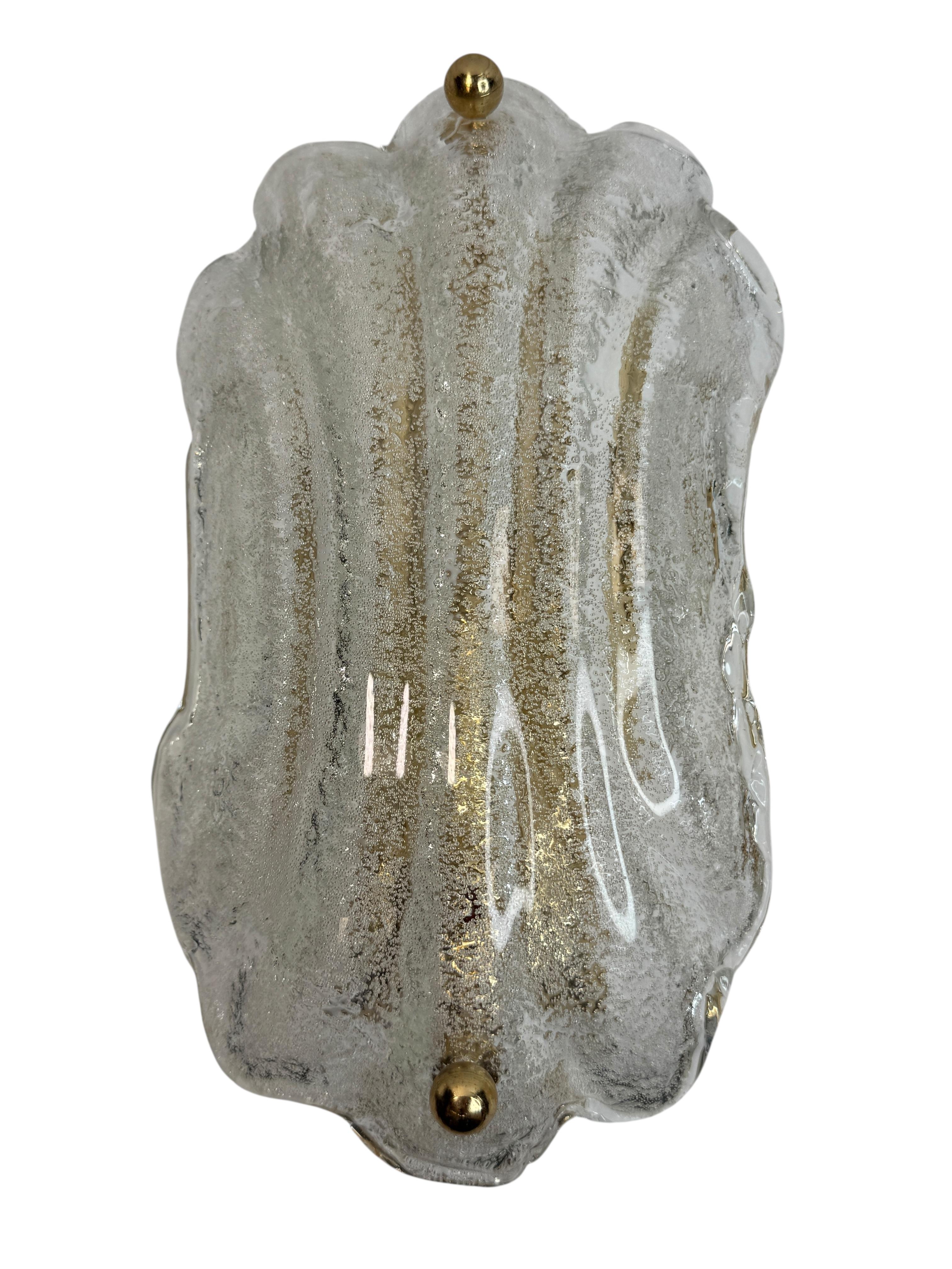 Mid-Century moderno Stupefacente coppia di sconsole a conchiglia in ottone e vetro di Murano, Italia, anni '80 in vendita