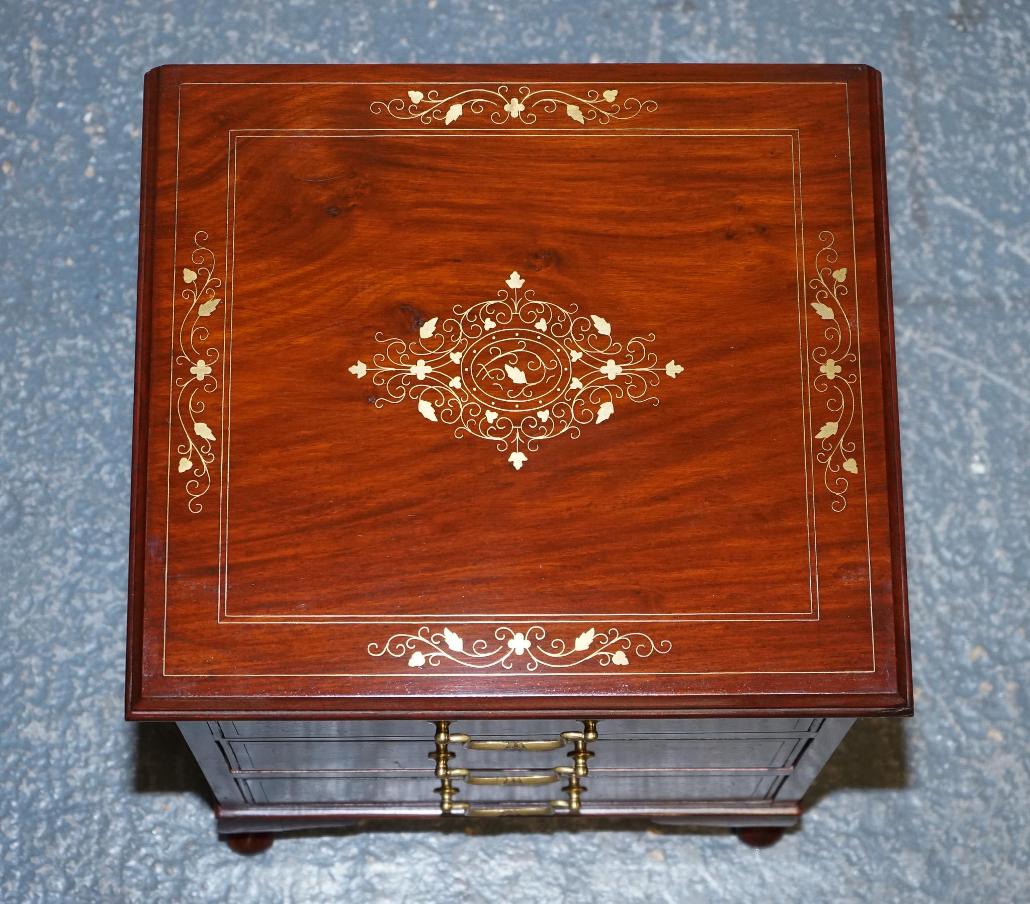 Stunning Pair of Brass Inliad Anglo Indian Bedside Tables Nightstands For Sale 5
