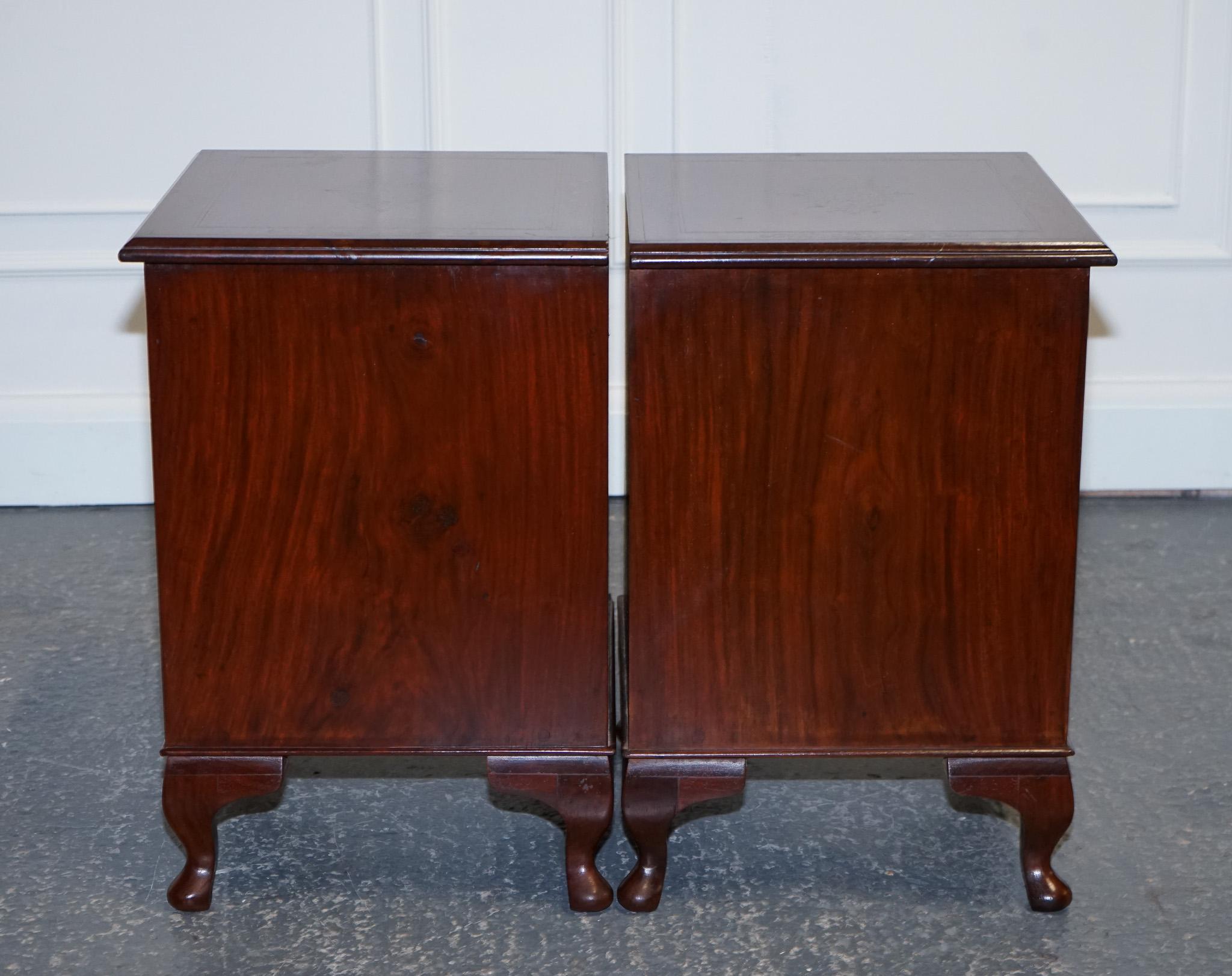 Stunning Pair of Brass Inliad Anglo Indian Bedside Tables Nightstands For Sale 7