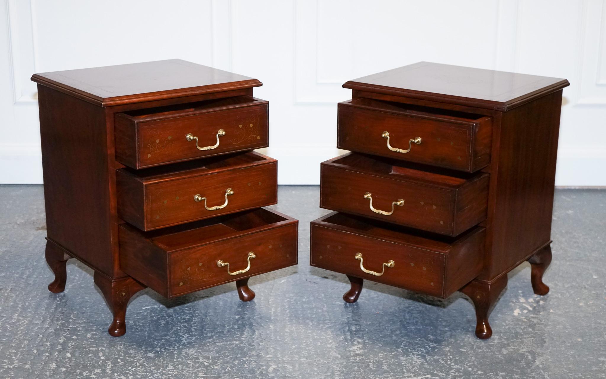 Anglo-Indian Stunning Pair of Brass Inliad Anglo Indian Bedside Tables Nightstands For Sale