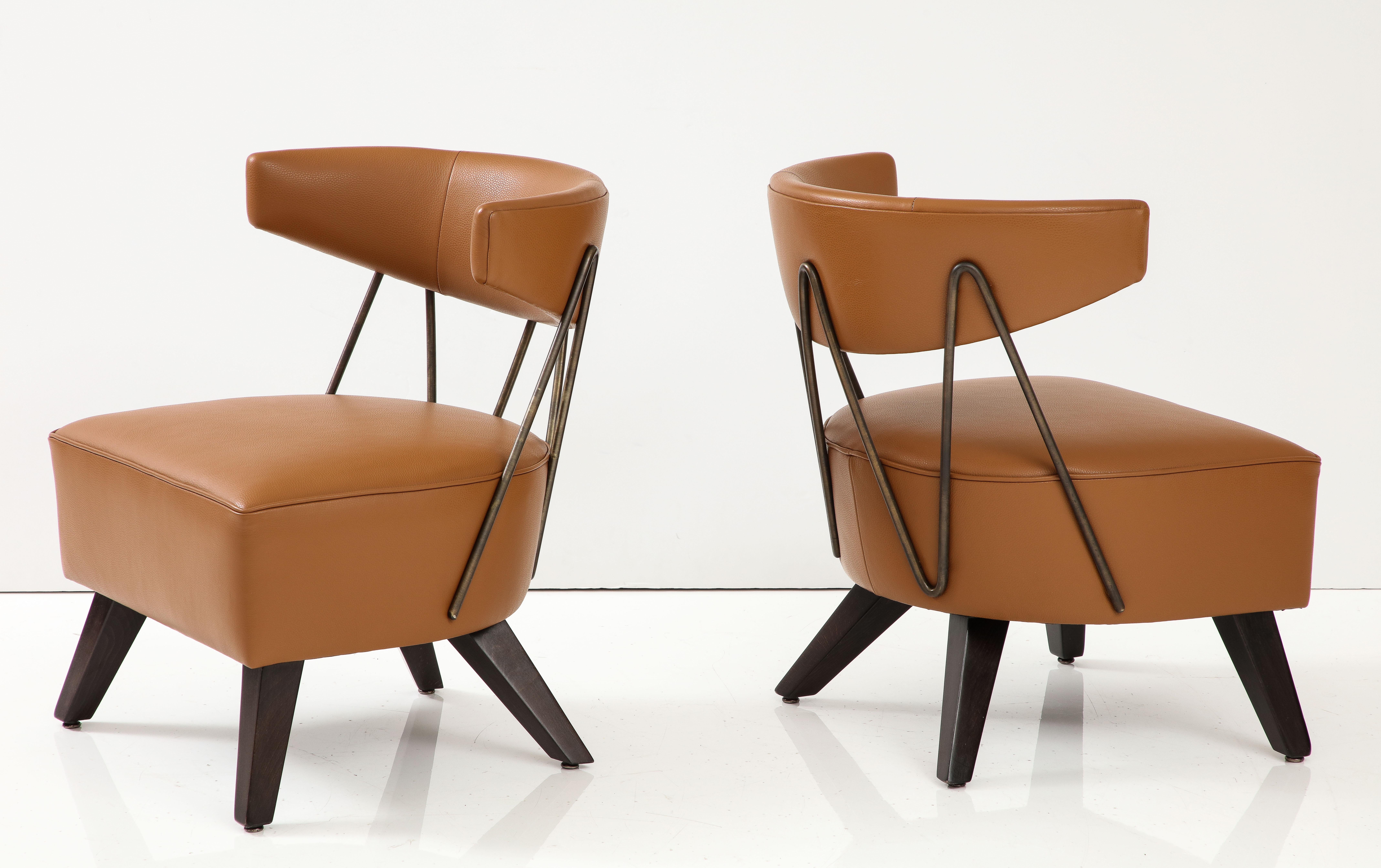 Stunning Pair of Chairs Attributed to Billy Haines In Excellent Condition For Sale In New York, NY