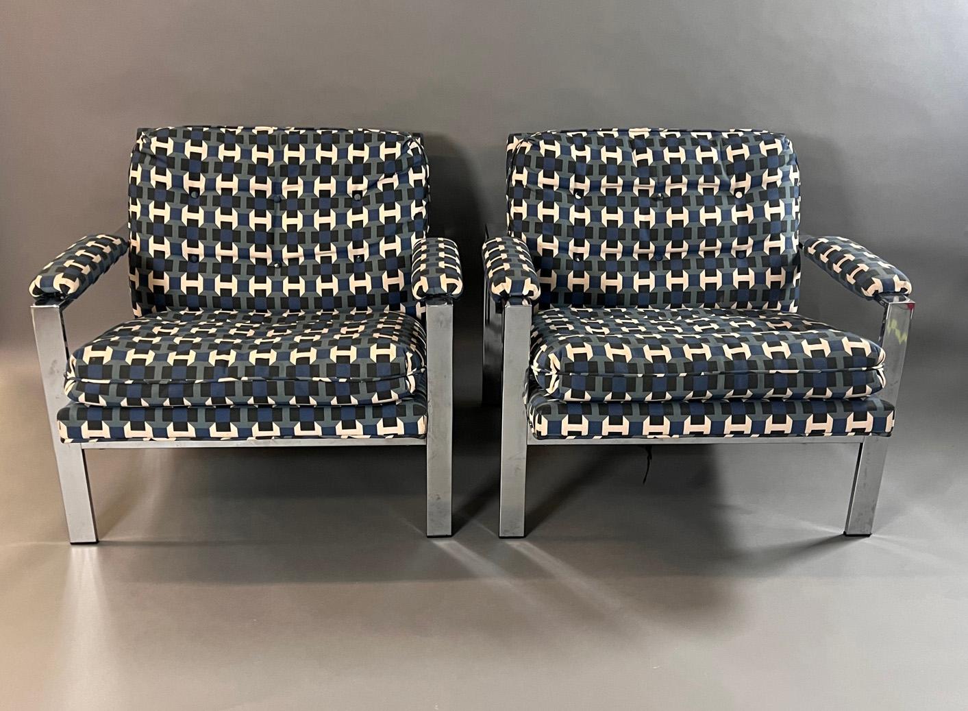 Mid-Century Modern Stunning Pair of Chrome Flat Bar Lounge Chairs in Hermes Upholstery For Sale