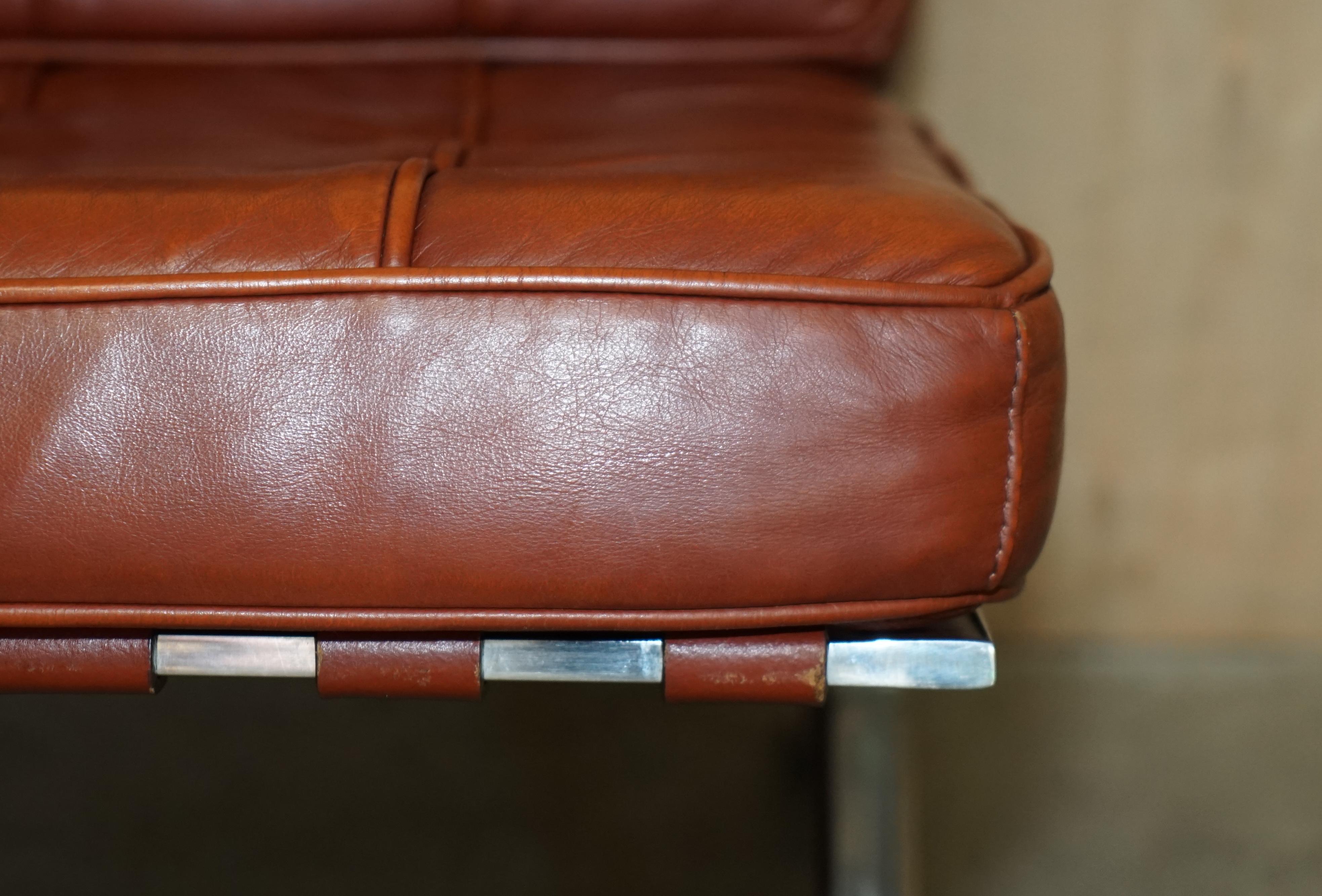 Stunning Pair of Contemporary Designed Brown Leather Lounge Armchairs & Ottomans For Sale 7