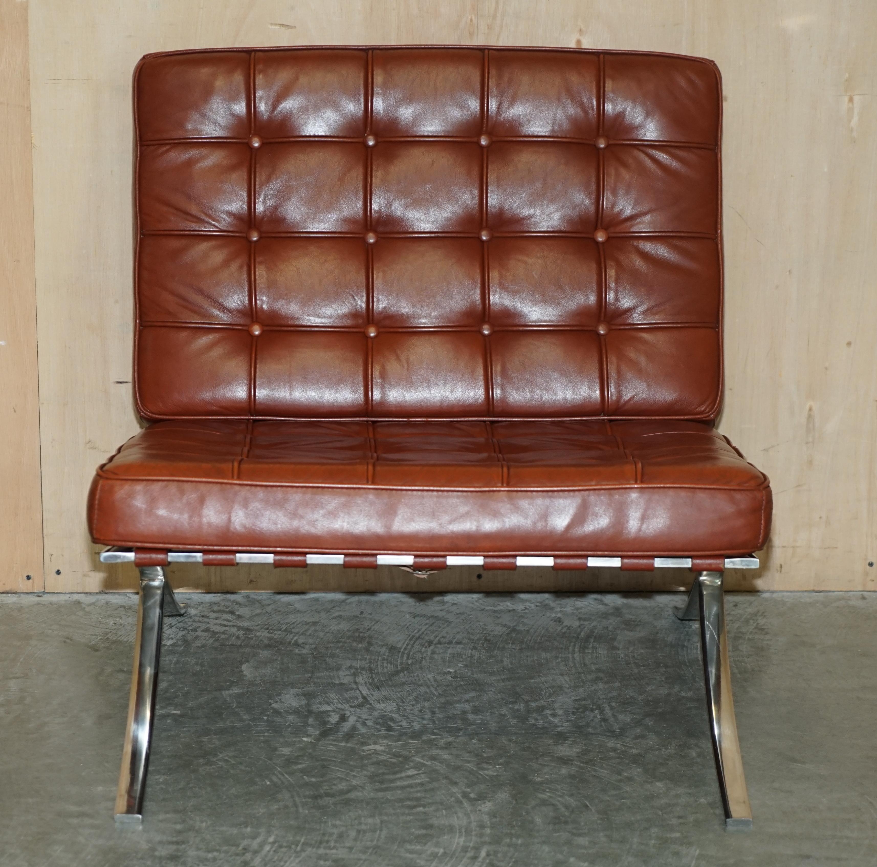 Mid-Century Modern Stunning Pair of Contemporary Designed Brown Leather Lounge Armchairs & Ottomans For Sale