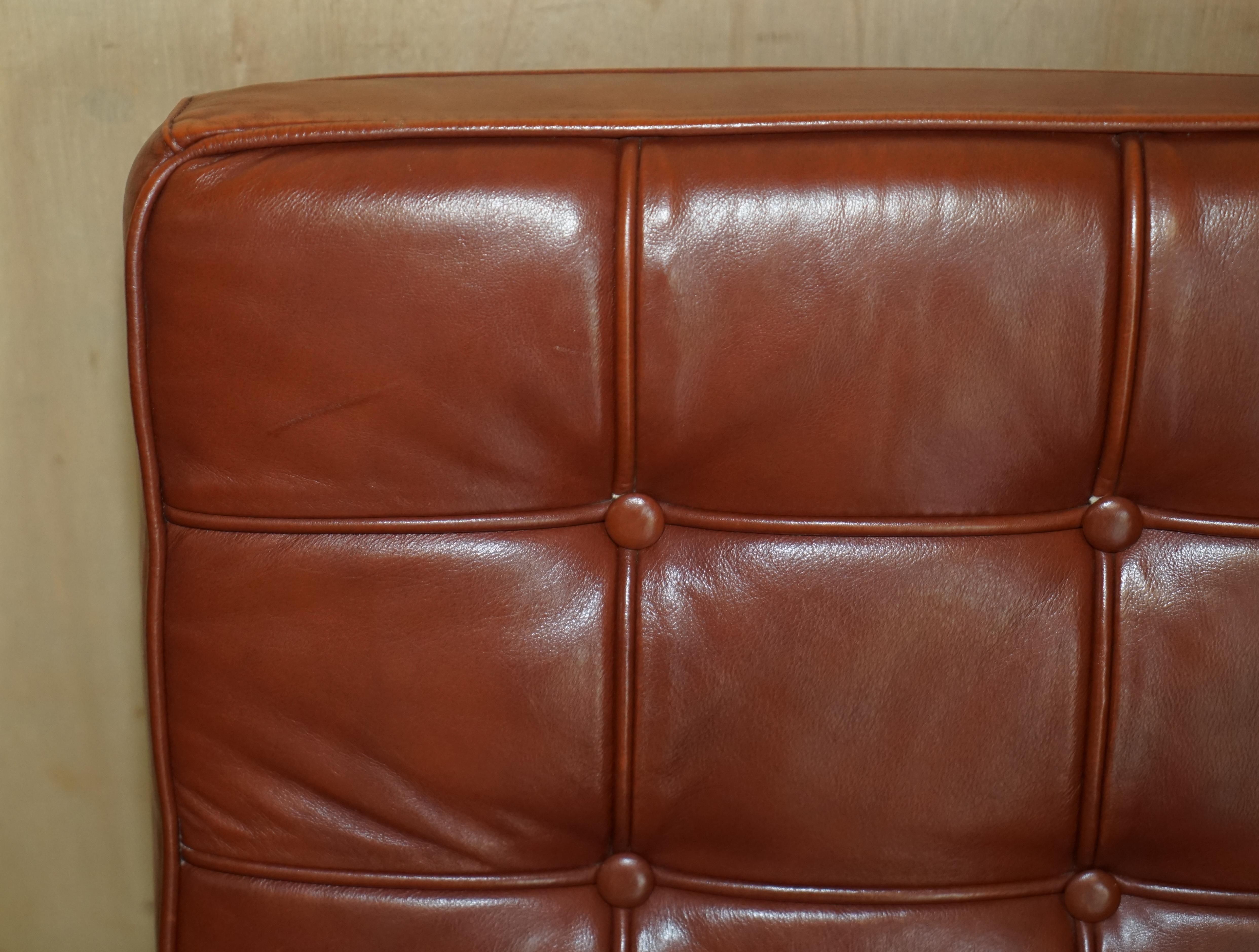 20th Century Stunning Pair of Contemporary Designed Brown Leather Lounge Armchairs & Ottomans For Sale