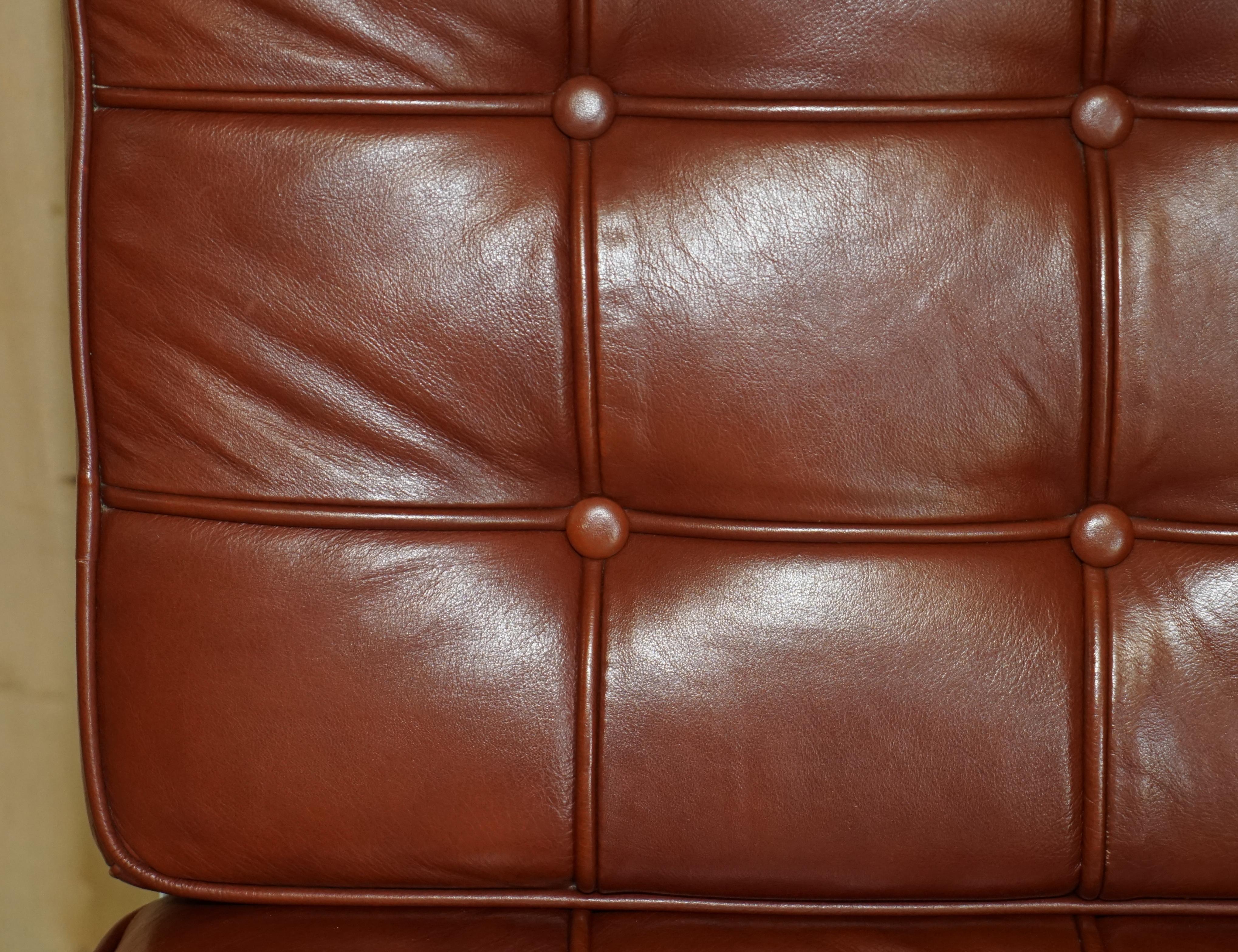 Stunning Pair of Contemporary Designed Brown Leather Lounge Armchairs & Ottomans For Sale 2